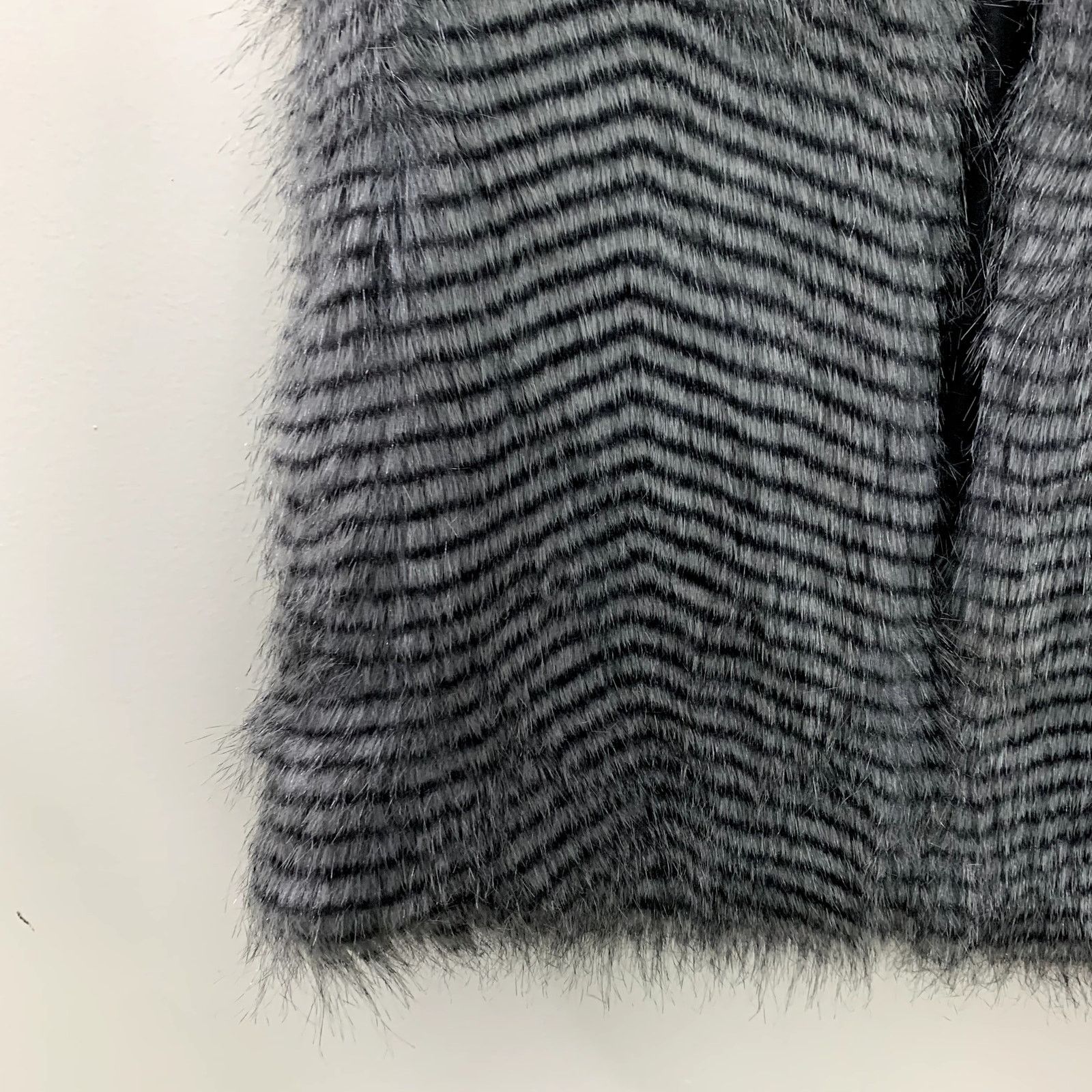 BB Dakota Faux Fur Vest Chevron Stripe Grey Black Animal Print S Small Size S / US 4 / IT 40 - 5 Thumbnail