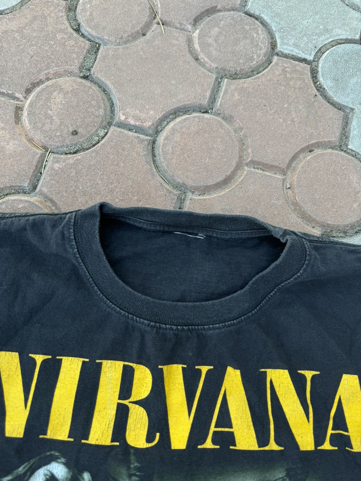 Band Tees × Nirvana × Vintage Vintage 90s Nirvana Kurt Cobain Faded Tee Shirt Size US M / EU 48-50 / 2 - 4 Thumbnail