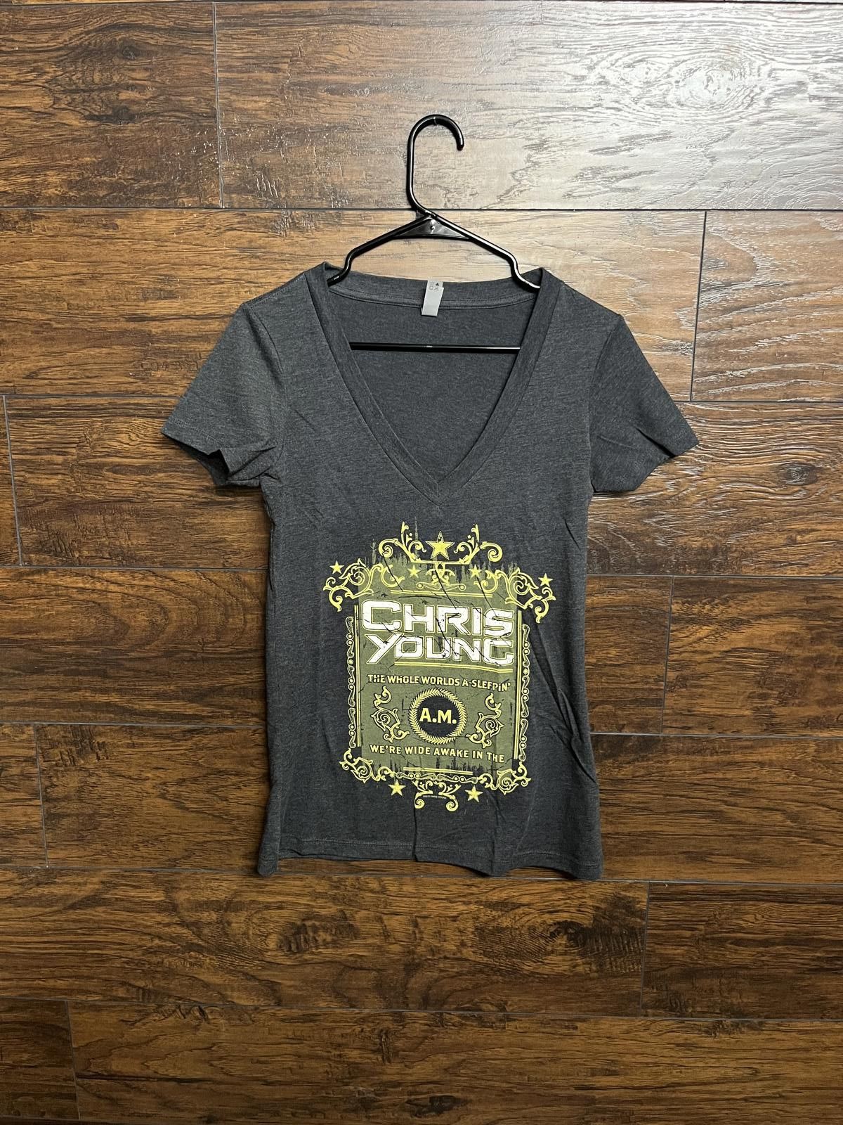 Designer Chris Young Country Tee Whole Worlds Sleepin Juniors V-neck Size M / US 6-8 / IT 42-44 - 1 Thumbnail