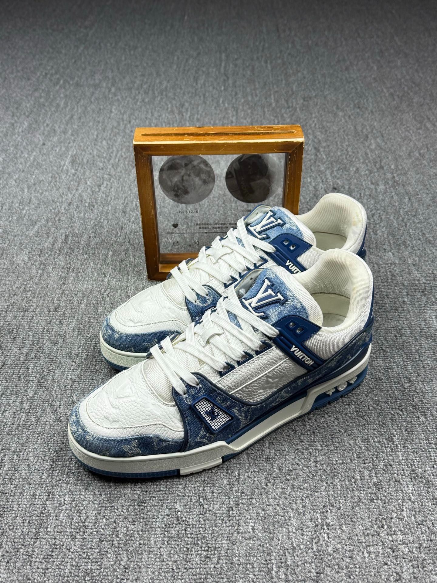Louis Vuitton Louis Vuitton Training Blue Lowtop Sneakers 9 Men Size US 9 / EU 42 - 1 Thumbnail