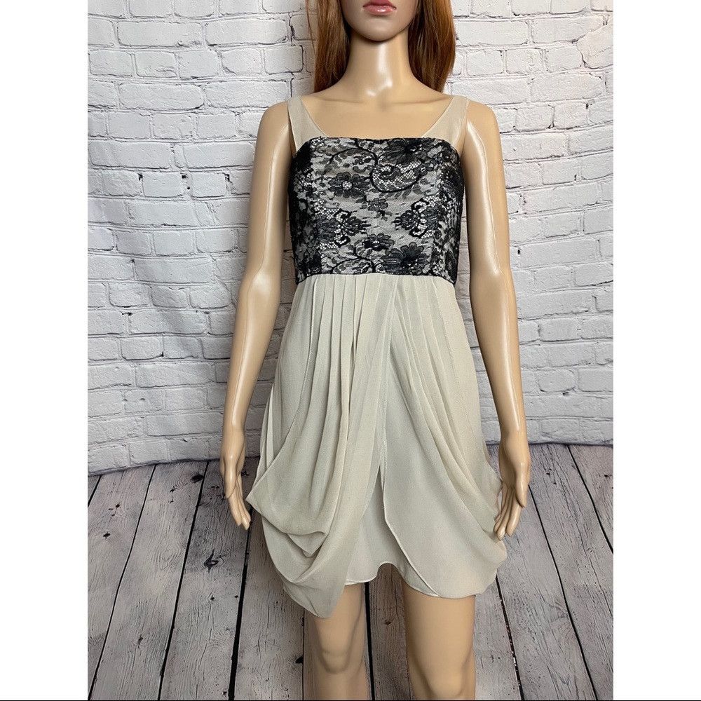 Alice + Olivia Alice + Olivia Silk Gray Dress Black Lace Corsage Size 6 Size M / US 6-8 / IT 42-44 - 2 Thumbnail