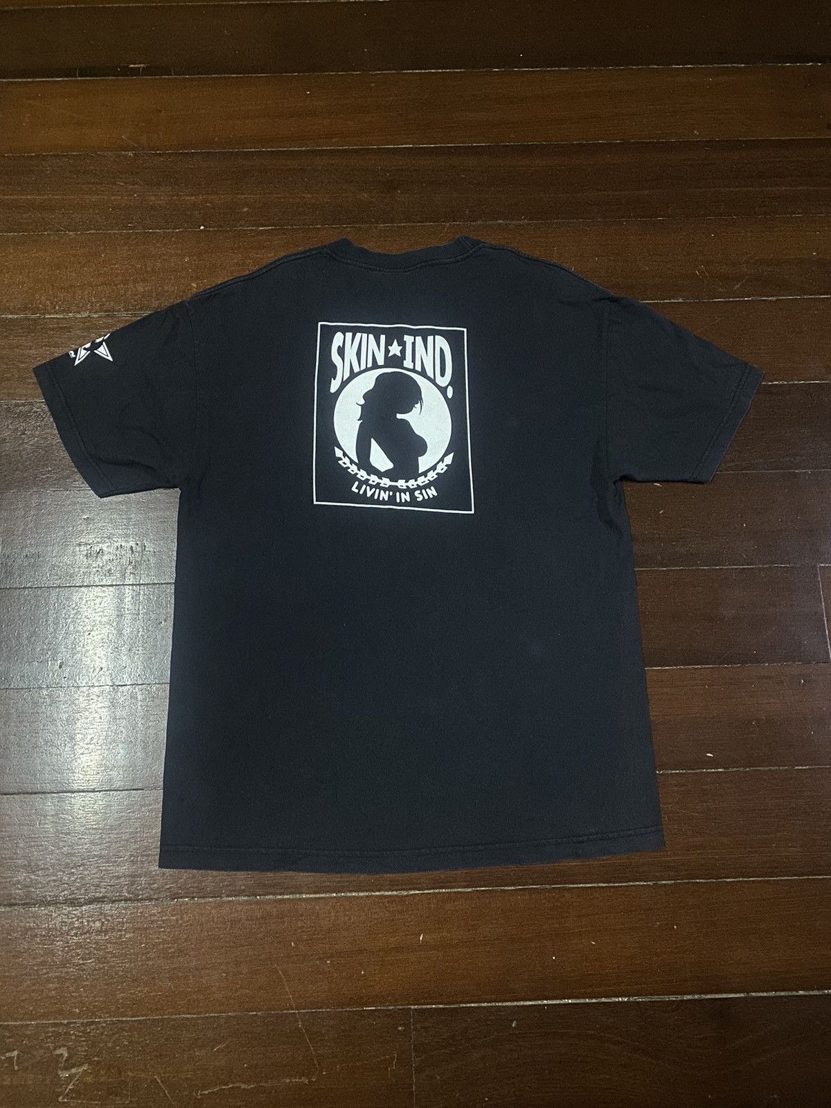 Sex Skateboards × Vintage Vintage 90s Skin Industries sexy girl T-shirt Size US L / EU 52-54 / 3 - 2 Thumbnail