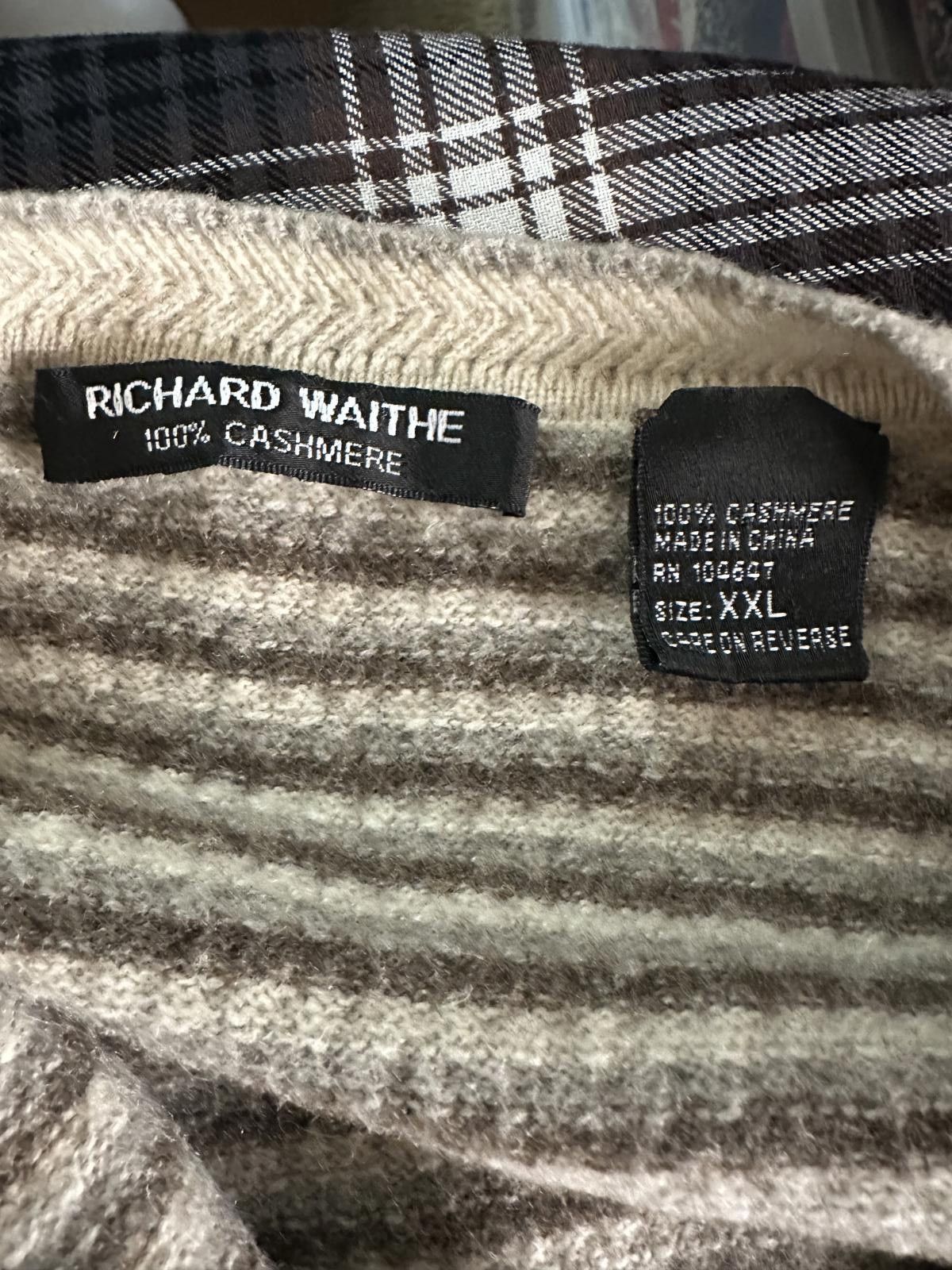 Designer Richard Waithe striped cashmere V-neck sweater Size XXL Size US XXL / EU 58 / 5 - 5 Thumbnail