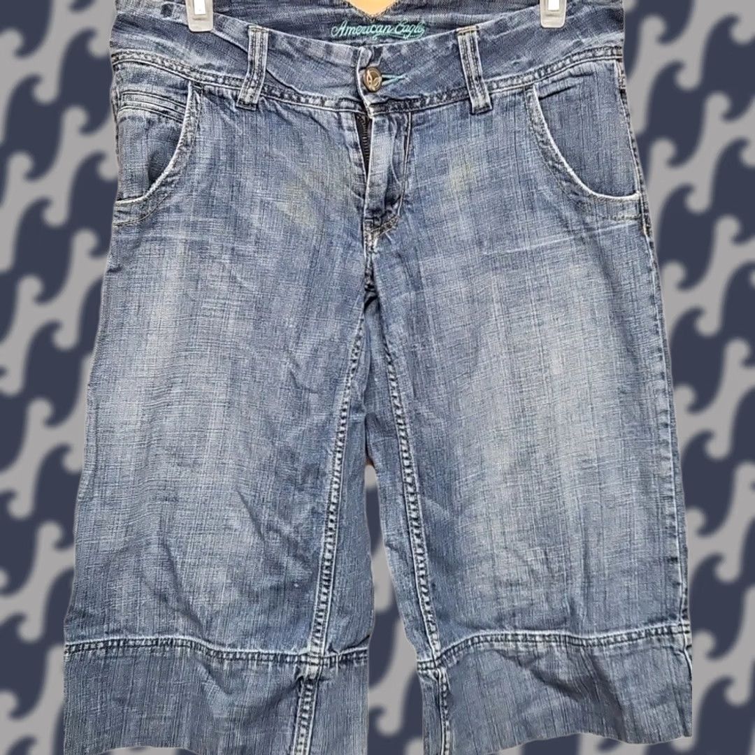 American Eagle Outfitters AE Y2K Light Wash Wide Leg Bermuda Shorts Size 6 Blue Denim Cotton Blend Flat Front Zip Inseam 16 Womens AAEO Size 28" / US 6 / IT 42 - 1 Thumbnail
