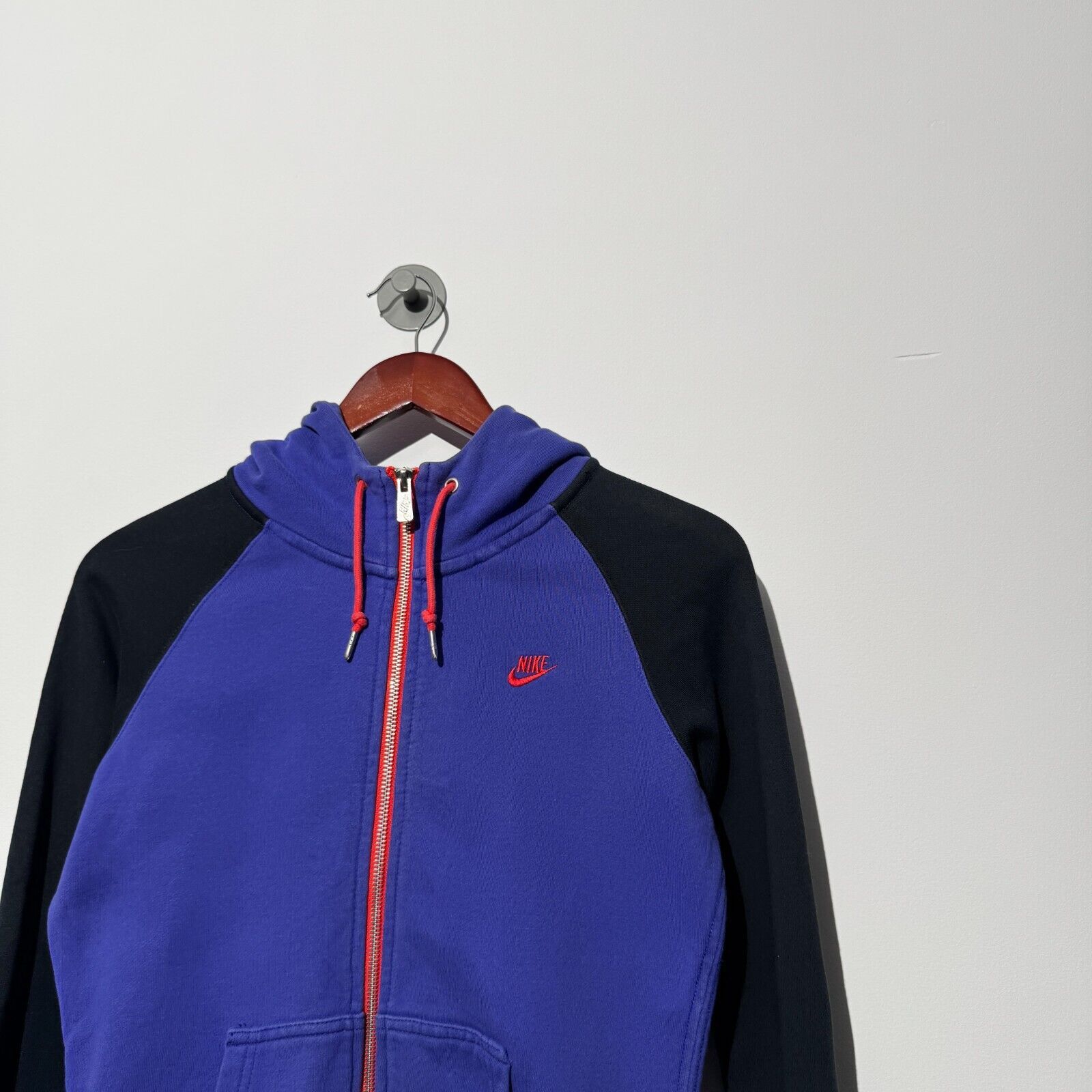 Nike Vintage Nike Unisex Purple Black Cotton Hoodie Size S Size US S / EU 44-46 / 1 - 2 Thumbnail