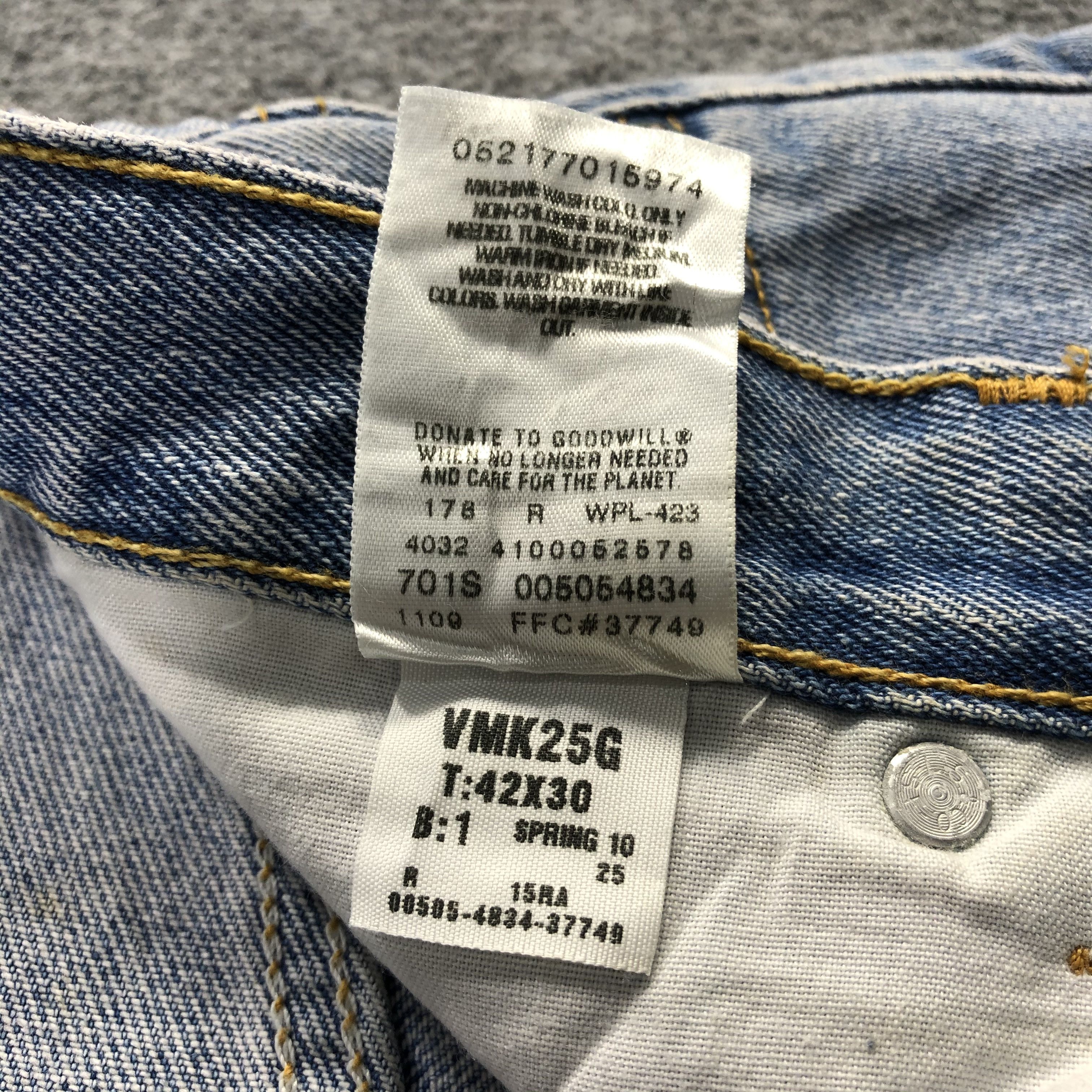 Levi's Vintage Blue Wash Levis 505 Jeans-J2429 Size US 43 - 11 Thumbnail
