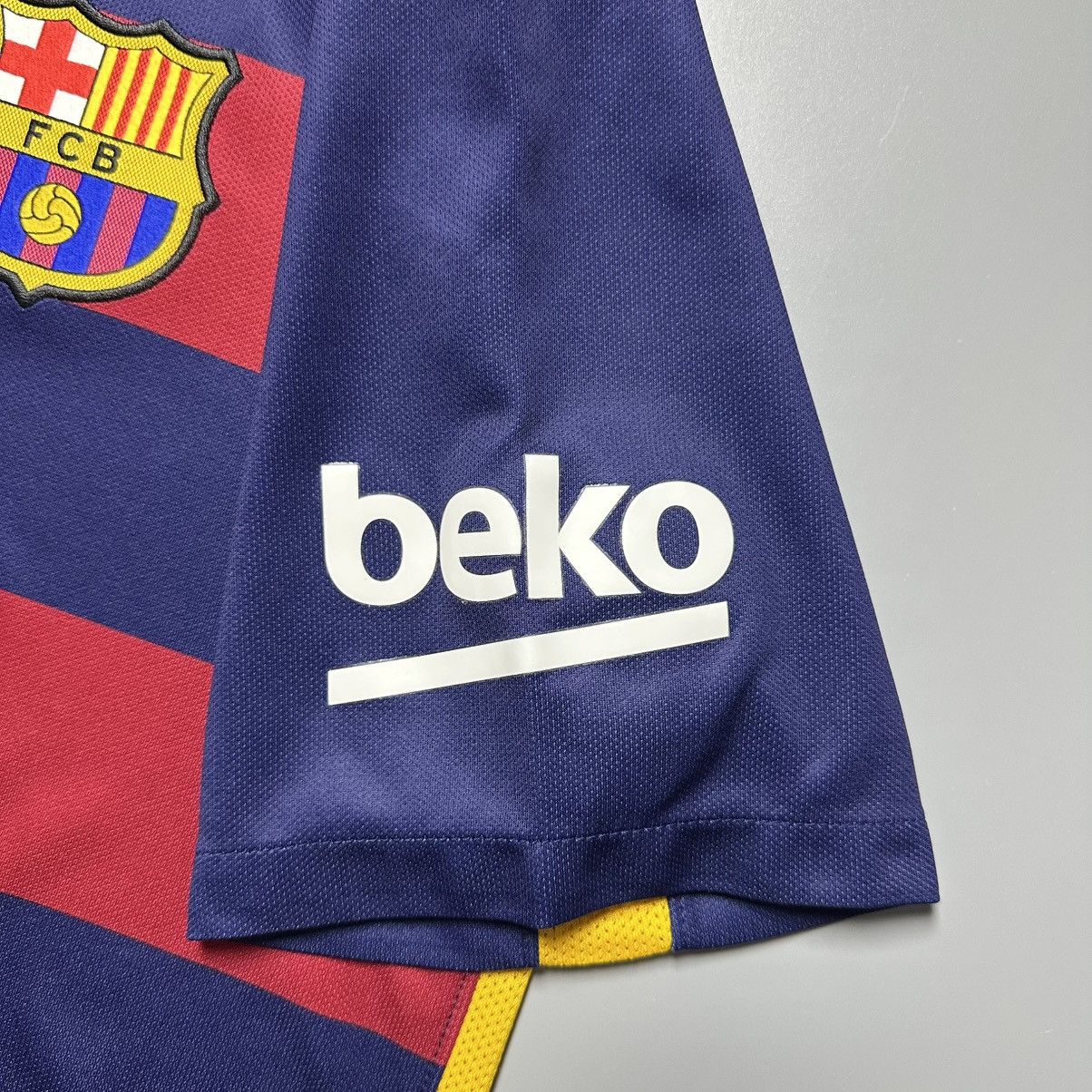 Nike BARCELONA NIKE 2015/2016 FOOTBALL HOME JERSEY #10 MESSI Size US M / EU 48-50 / 2 - 7 Thumbnail