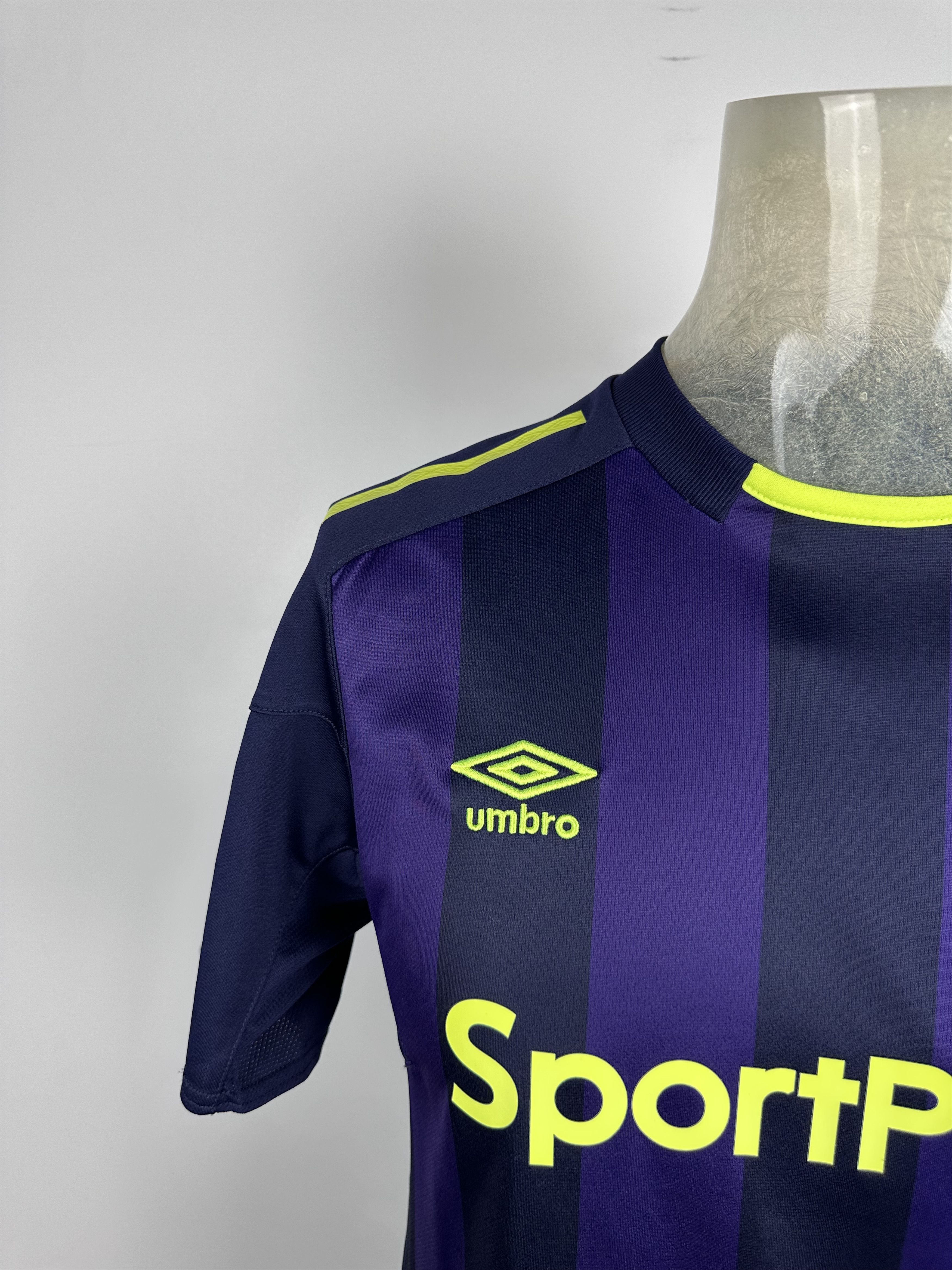 Umbro Everton 2017 2028 Third Football Shirt Soccer Jersey Umbro Size US M / EU 48-50 / 2 - 3 Thumbnail