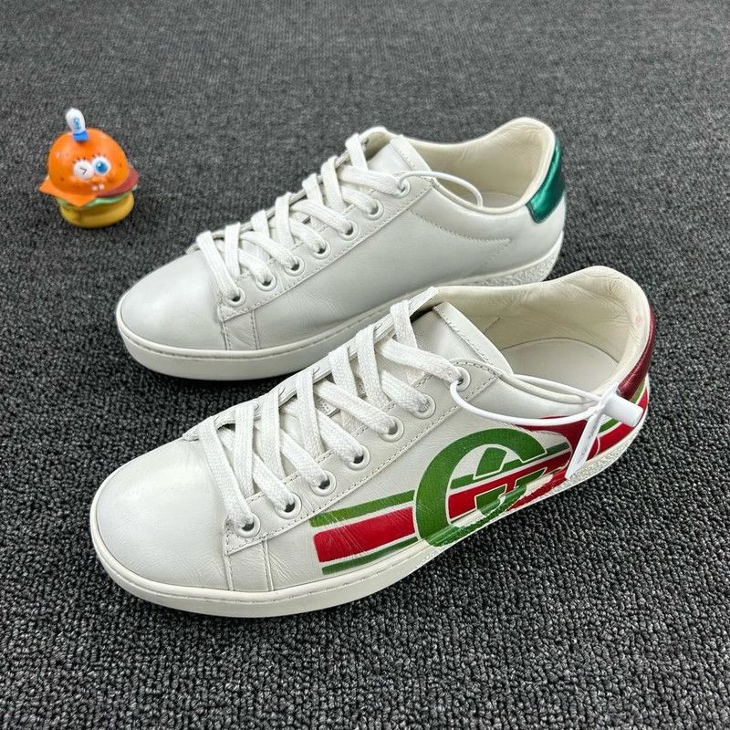 Gucci Gucci ACE Interlocking Low Top Fashion Sneakers Size US 5 / IT 35 - 1 Thumbnail