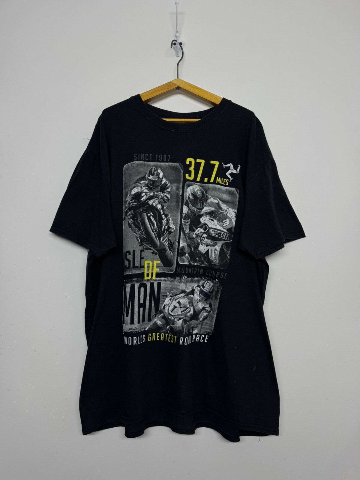 Gildan Vintage Y2k Isle of Man Course printed T Shirt Size US XL / EU 56 / 4 - 5 Thumbnail