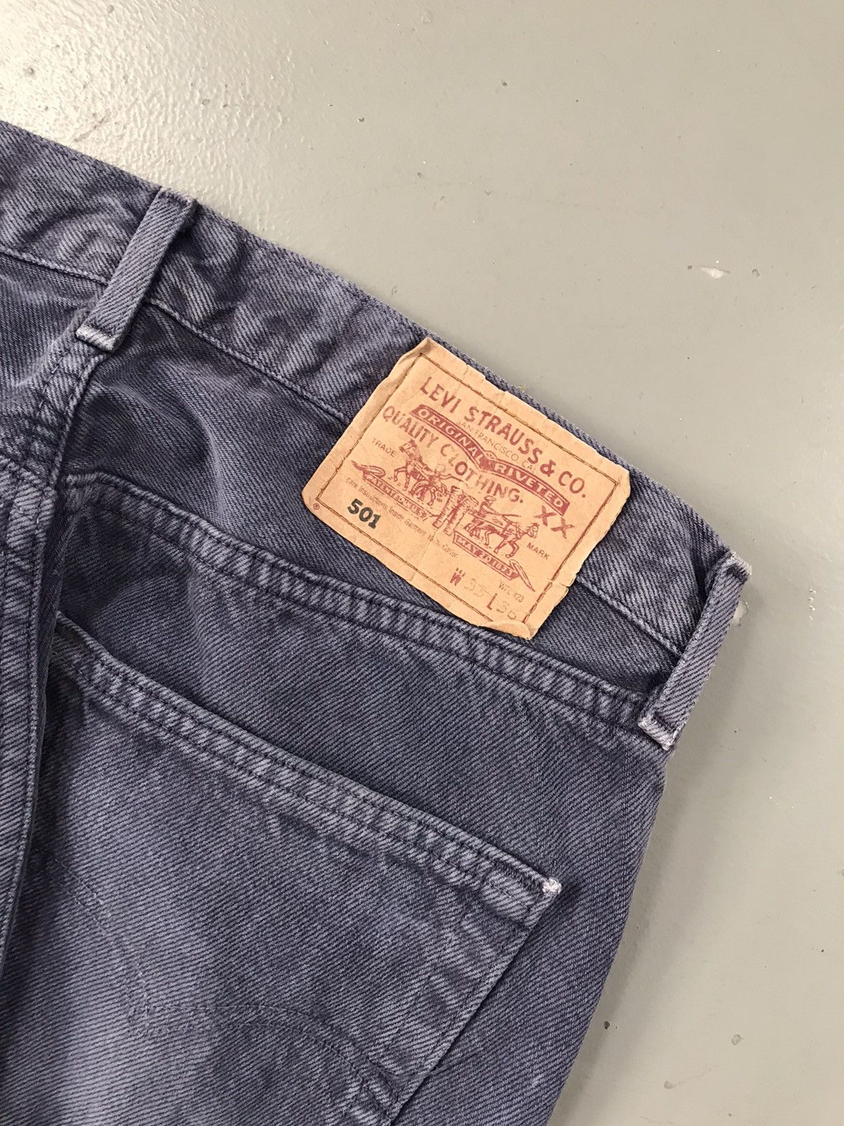 Levi's × Vintage Vintage Levi’s 501 purple paper tag denim Size US 31 - 7 Thumbnail