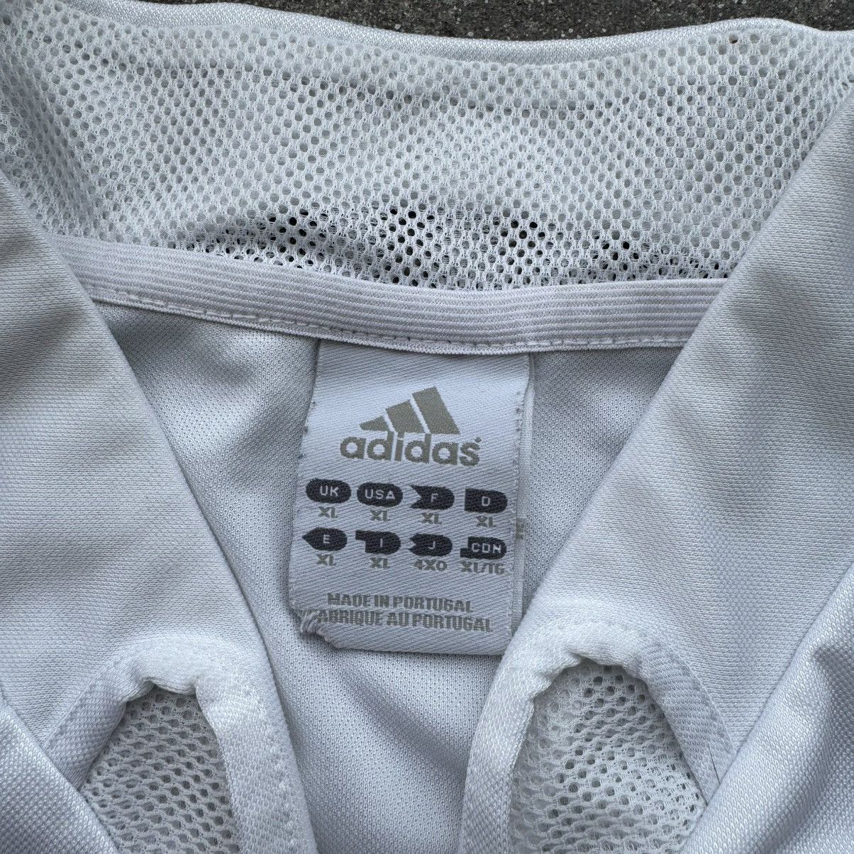 Adidas 2004/2005 Real Madrid Iconic Home Adidas Vintage Jersey Size US XL / EU 56 / 4 - 12 Thumbnail
