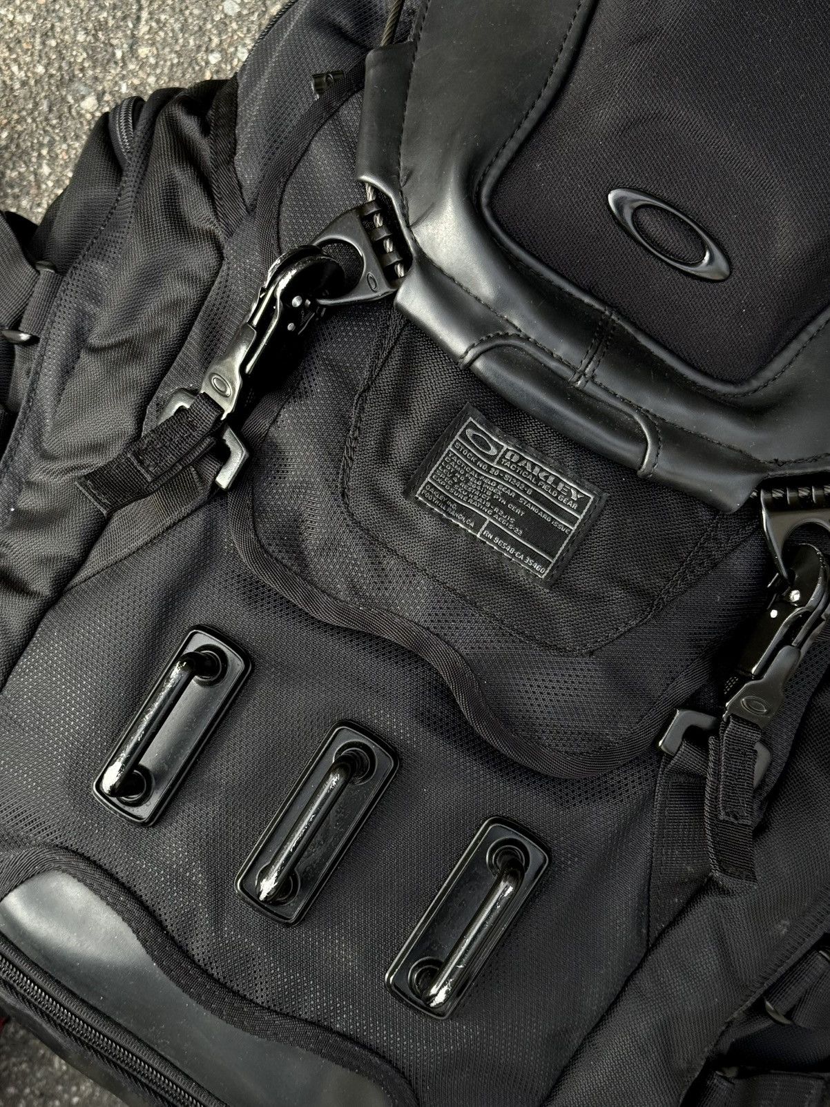 Oakley Oakley Y2K Kitchen Sink Rare Tactical Backpack Gear Bag Size ONE SIZE - 5 Thumbnail