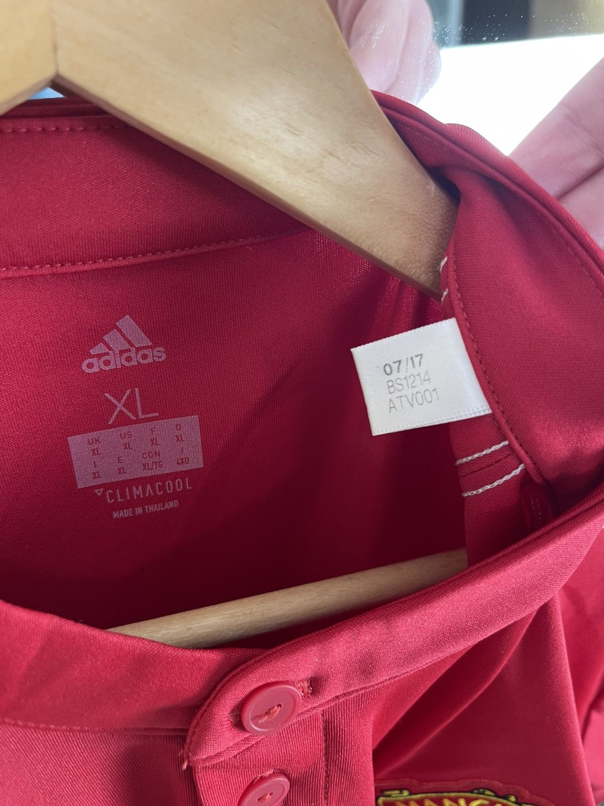 Adidas Manchester United 2017/18 Home Jersey Authentic Look Henley Size US XL / EU 56 / 4 - 5 Thumbnail