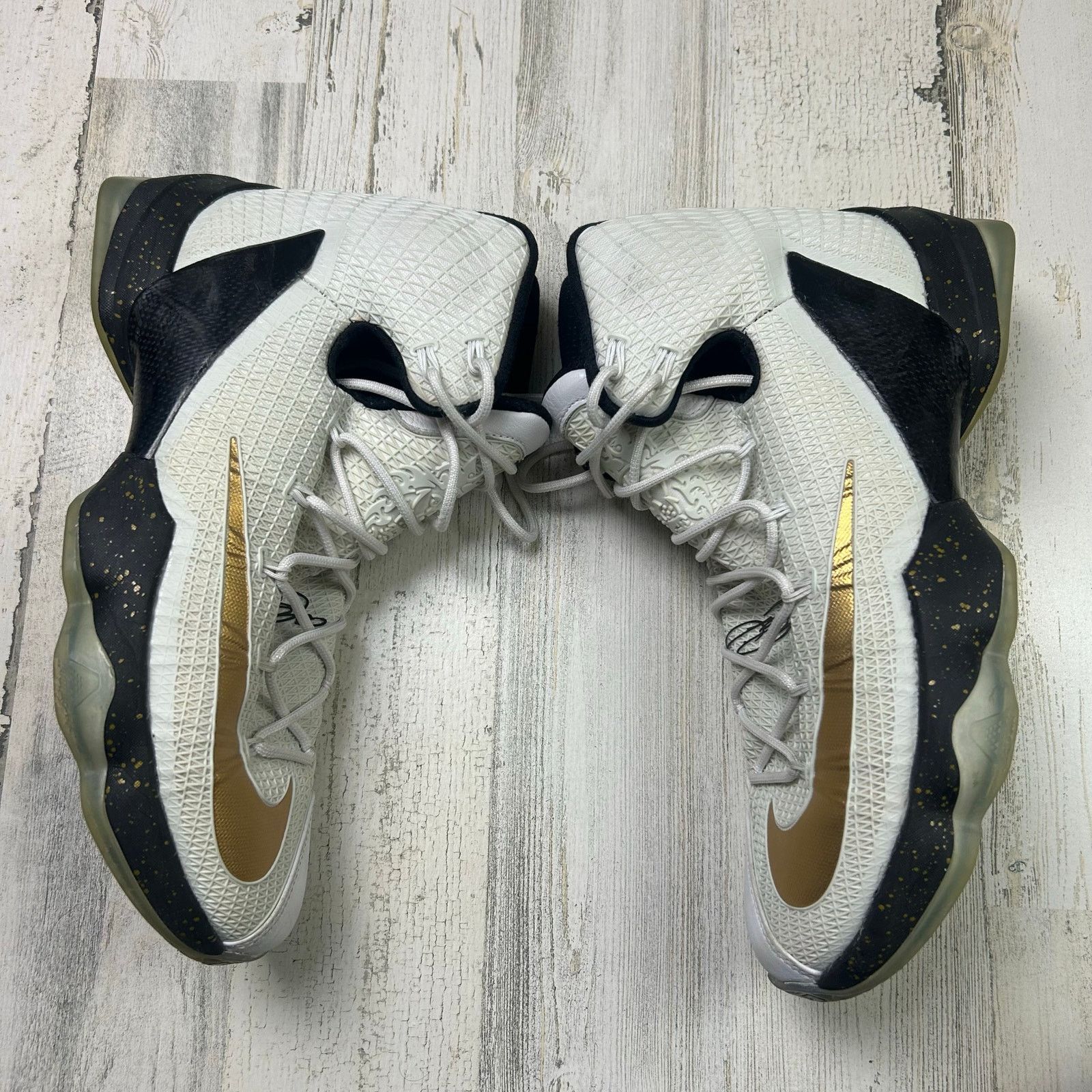 Nike Nike LeBron 13 Elite Gold Size 12 - 831923-170 Size US 12 / EU 45 - 3 Thumbnail