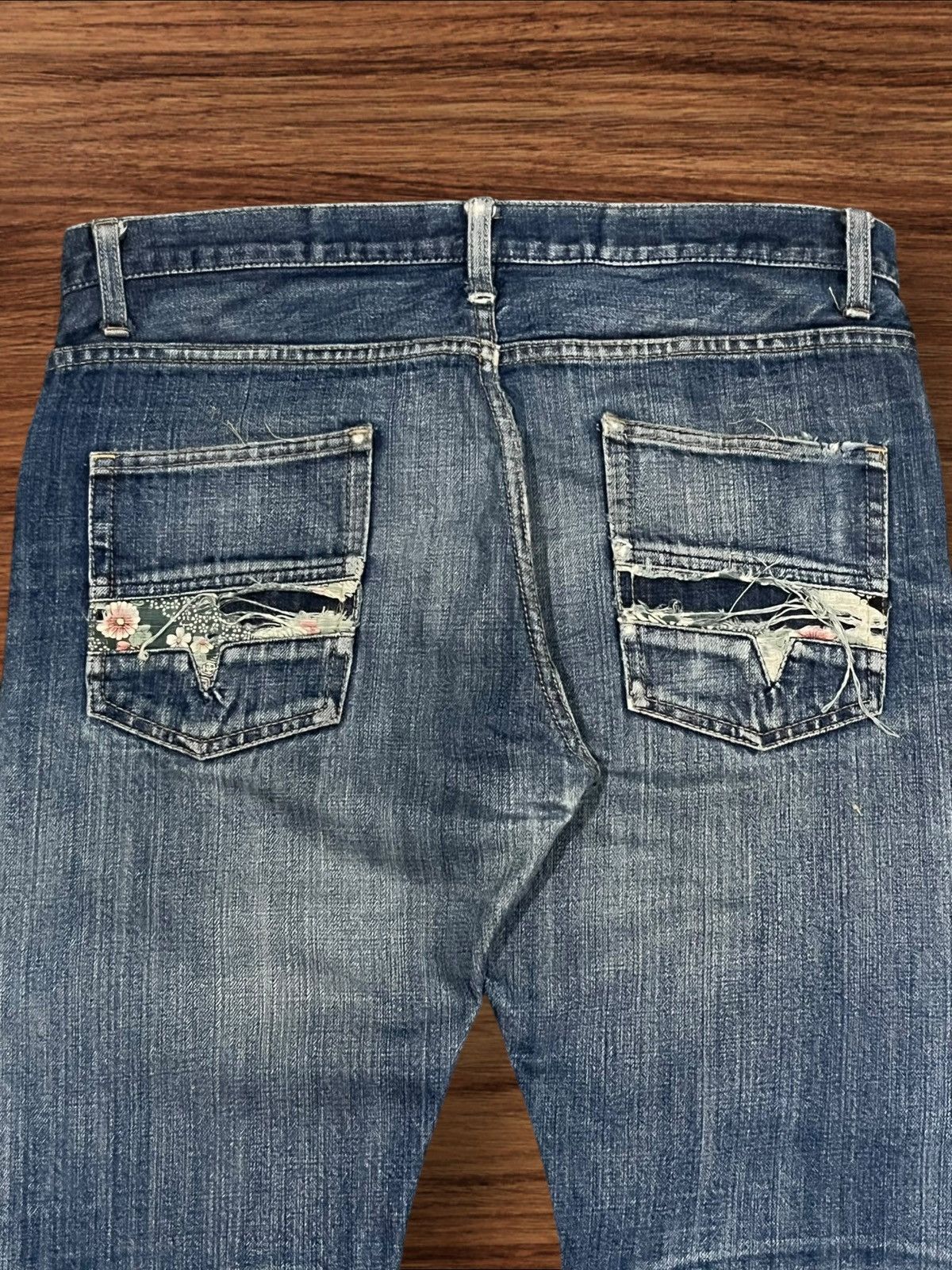Japanese Brand × Le Grande Bleu (L.G.B.) × Takeo Kikuchi Vintage Takeo Kikuchi Japan Sakura Sukajan Selvedge Jeans Size US 33 - 11 Thumbnail