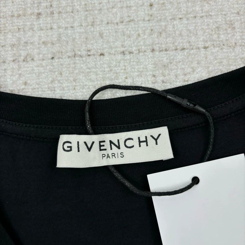 Givenchy Givenchy Chest logo print round neck short-sleeve 2505-Next Size US L / EU 52-54 / 3 - 5 Thumbnail