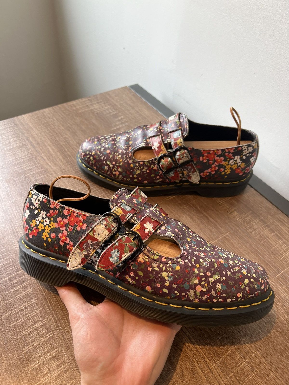 Dr. Martens Dr martens Womens size 11 shoes leather floral 