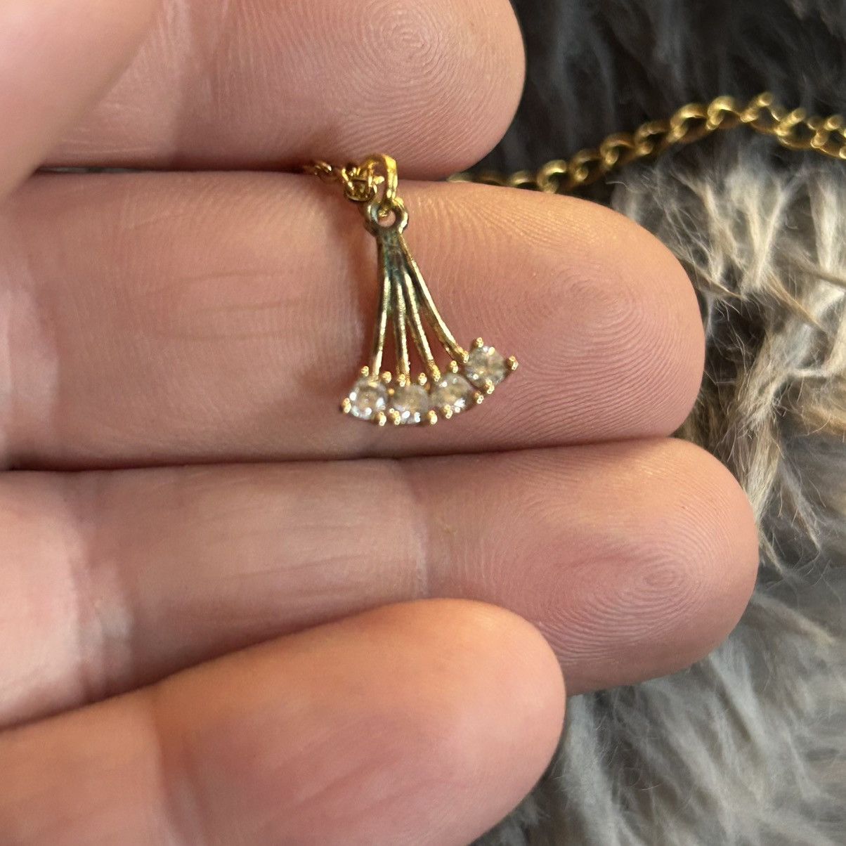 Vintage Handcrafted vintage fan design clear rhinestone necklace Size ONE SIZE - 5 Thumbnail