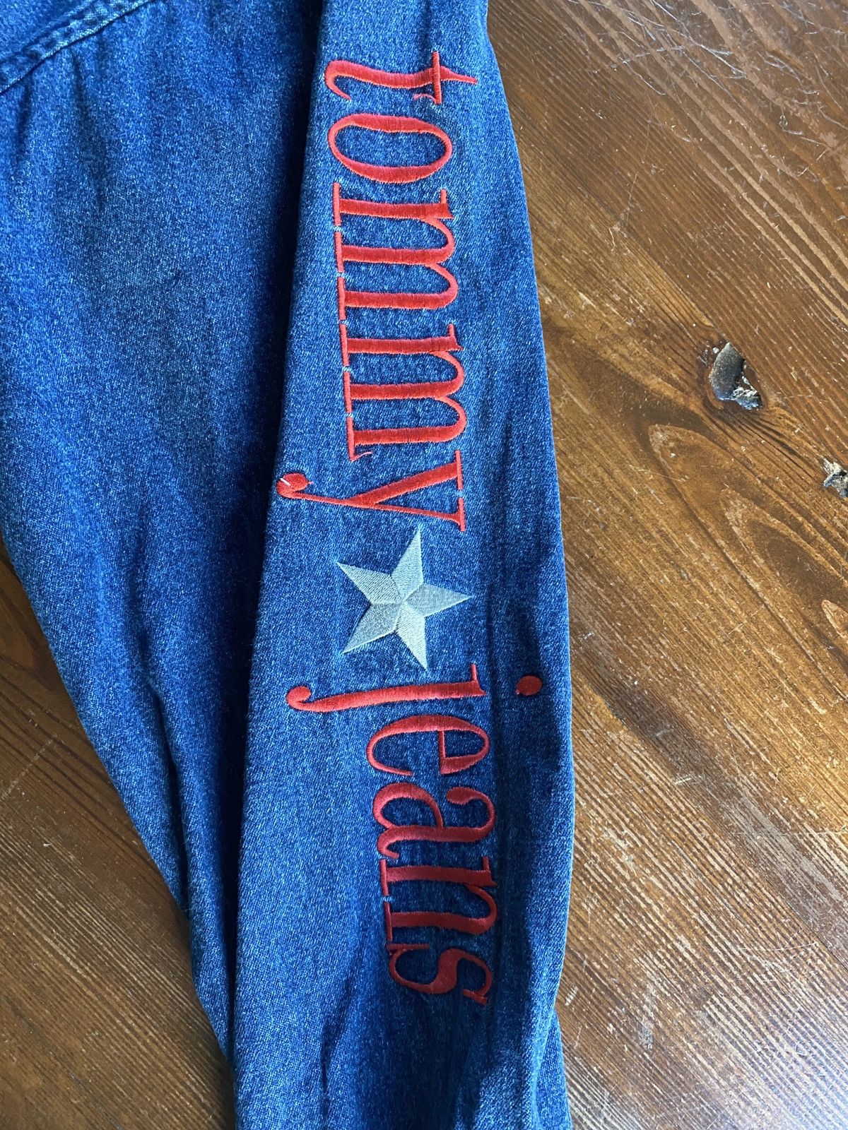 Tommy Hilfiger Vintage 90’s Tommy Hilfiger Jeans Long Sleeve Button Up Size US L / EU 52-54 / 3 - 11 Thumbnail