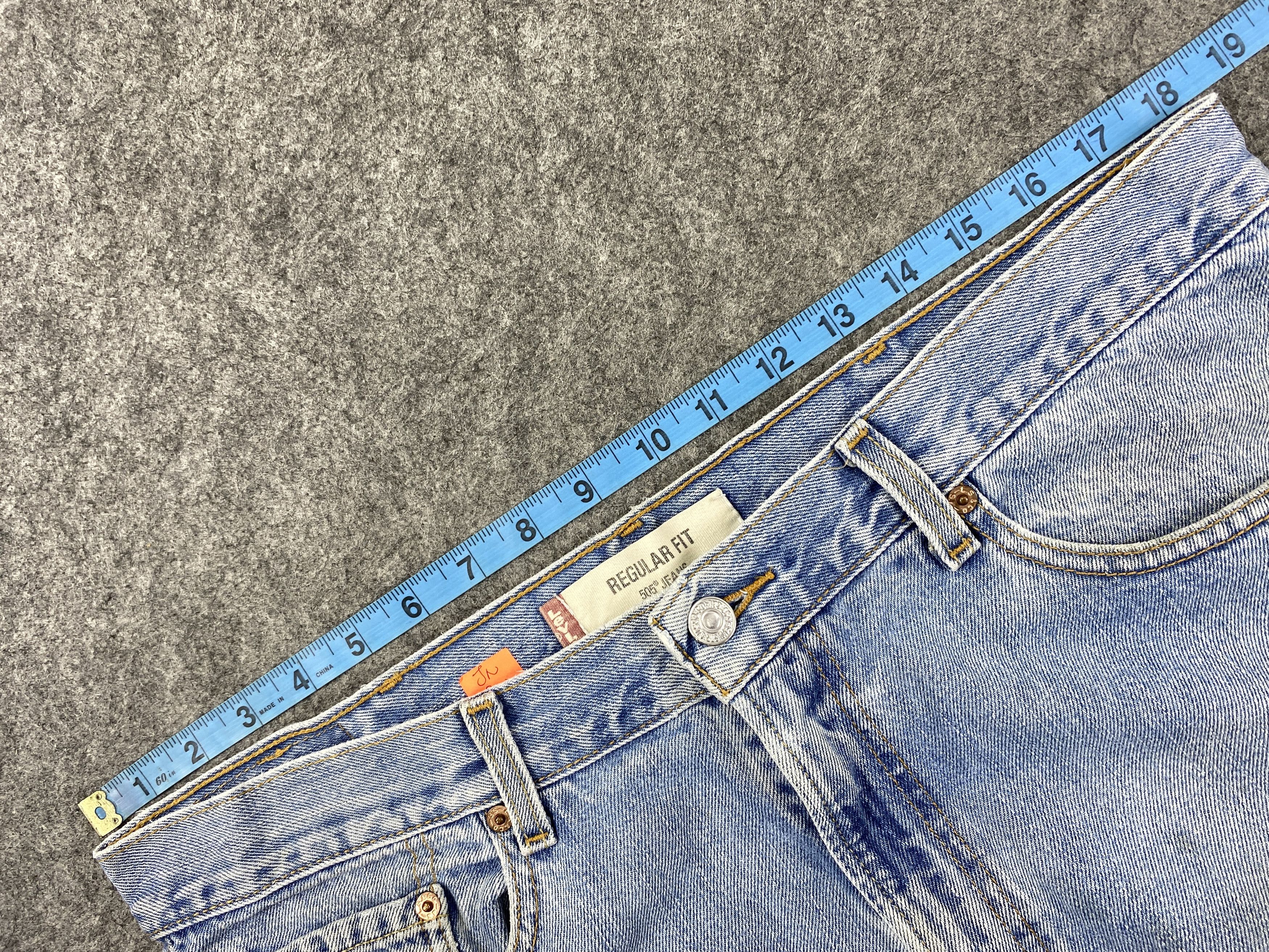 Levi's Light Blue Wash Vintage Levi's 505 37x31 Denim -JN1822 Size US 36 / EU 52 - 5 Thumbnail