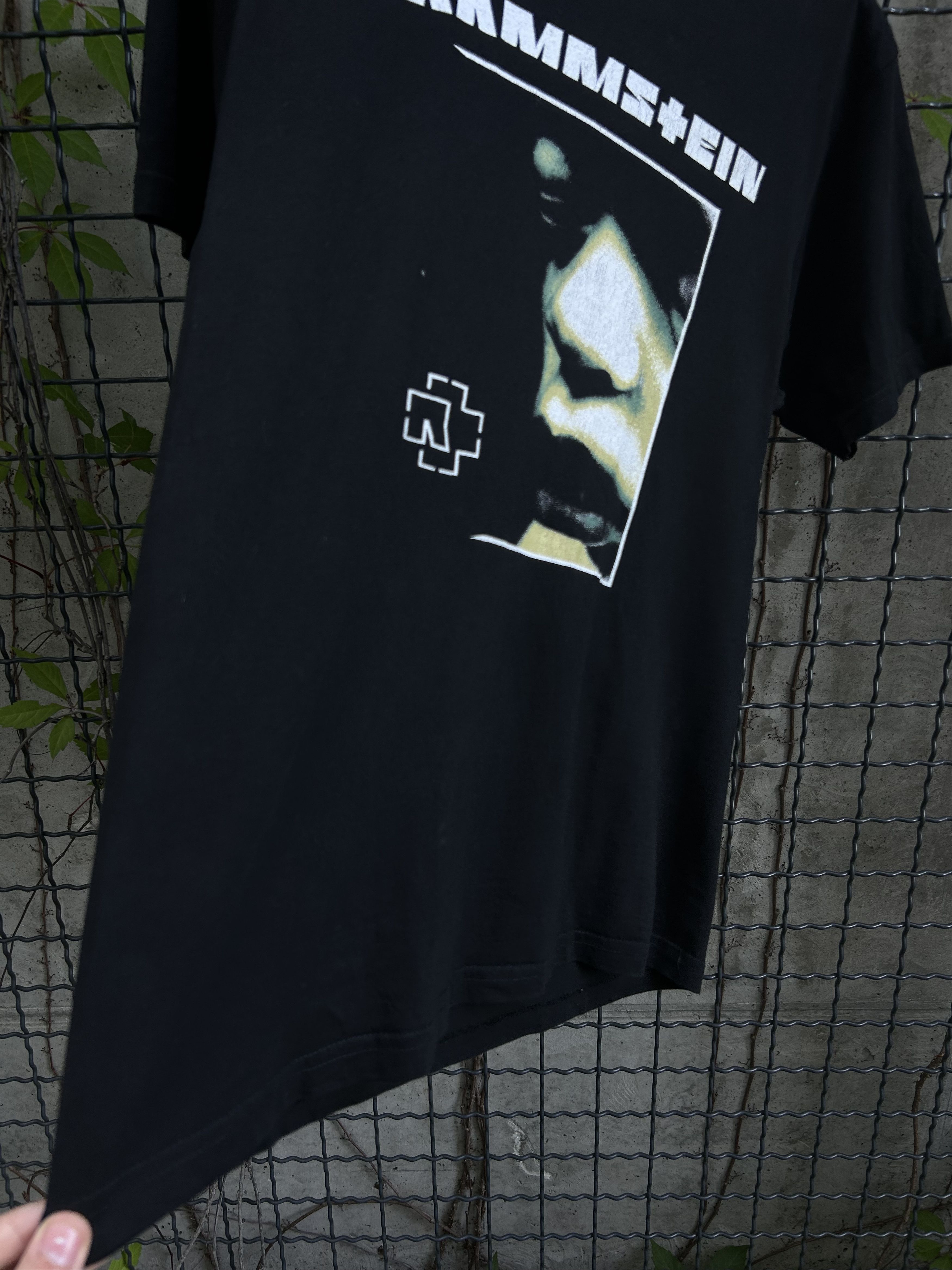Band Tees Rammstein Mutter Vintage 2000s Rock Band Tee Size US M / EU 48-50 / 2 - 7 Thumbnail