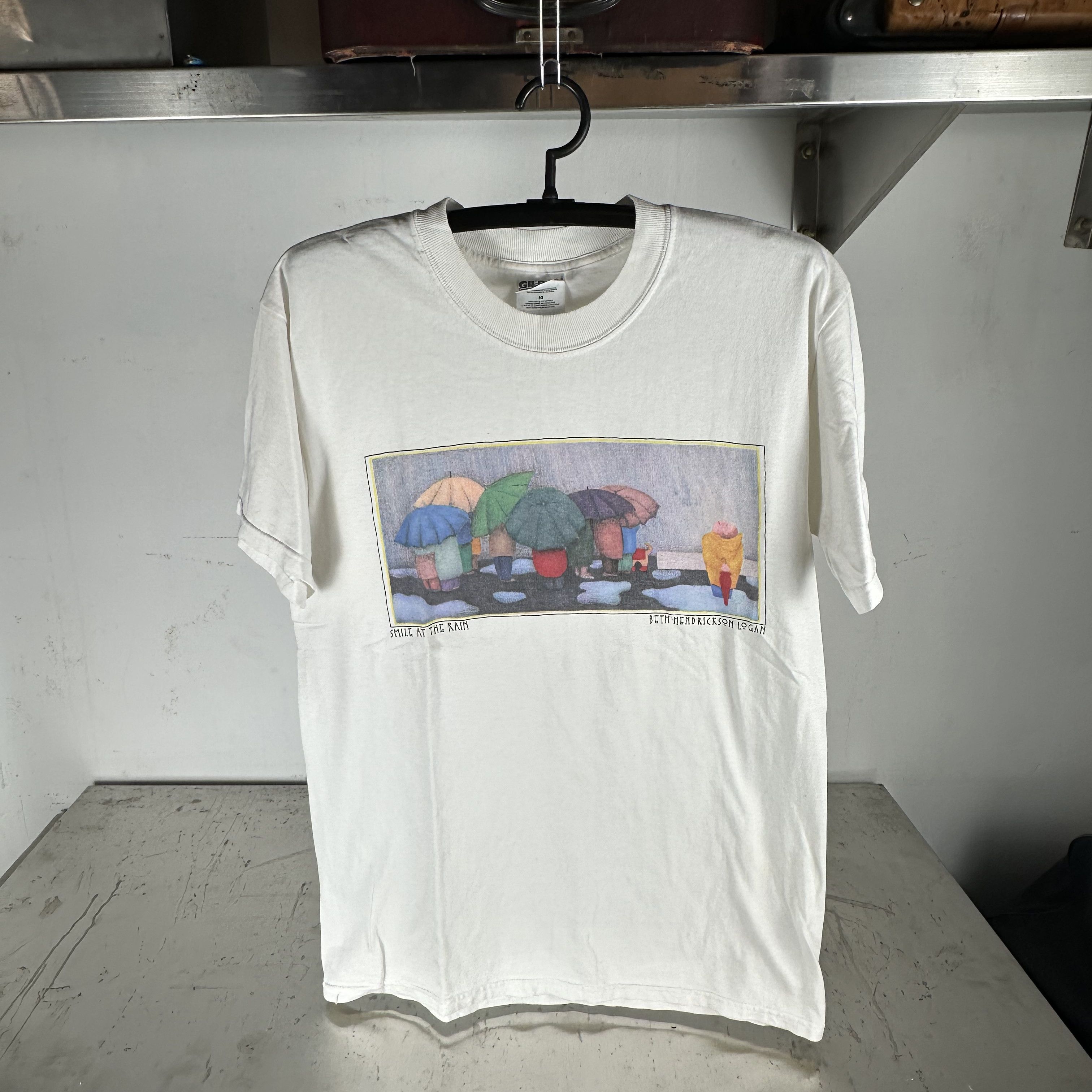 Vintage 90s Beth Hendrickson Logan Smile At The Rain Artwork T-shirt Size US M / EU 48-50 / 2 - 1 Thumbnail