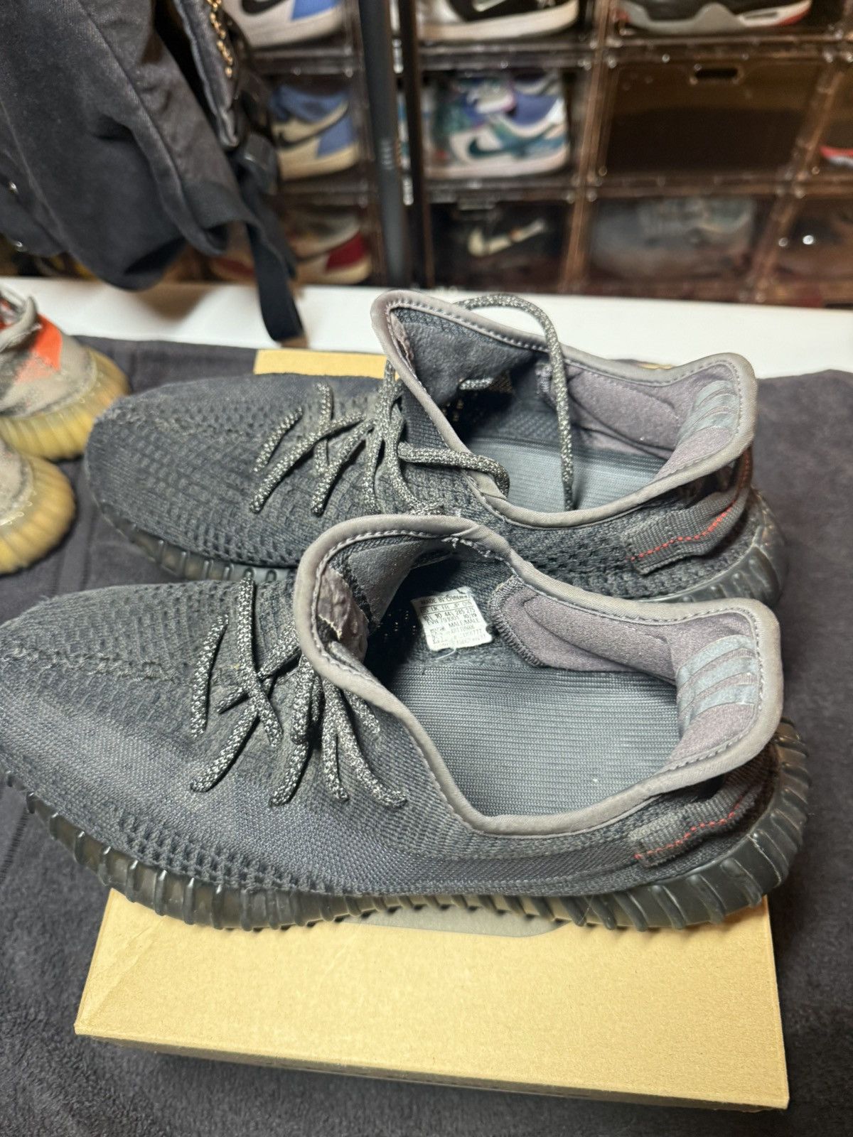 Adidas × Kanye West Adidas yeezy boost 350 v2 BLACK Size US 10.5 / EU 43-44 - 4 Thumbnail