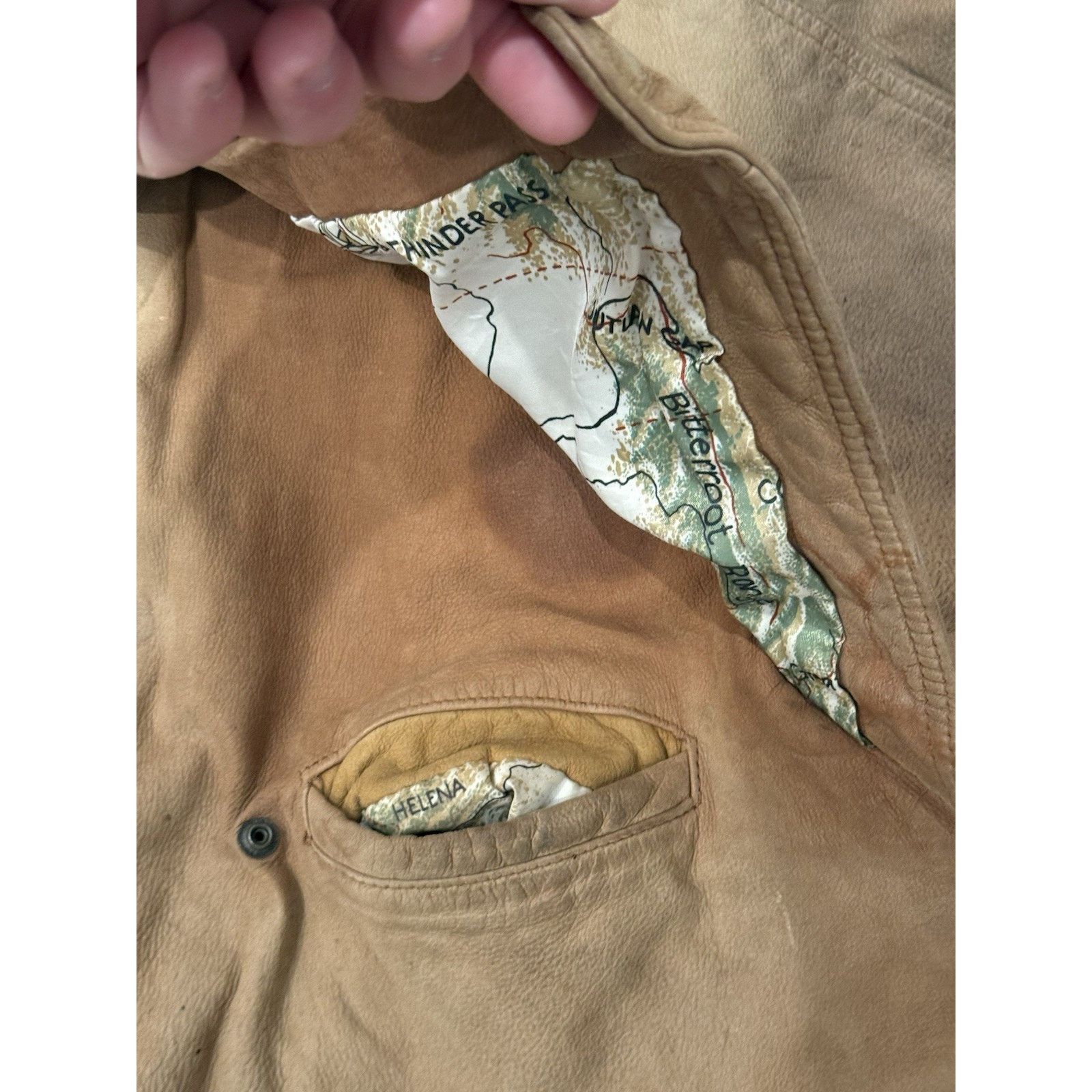 Marlboro Vintage Marlboro Adventure Jacket Leather Bomber Distressed Size US XL / EU 56 / 4 - 7 Thumbnail