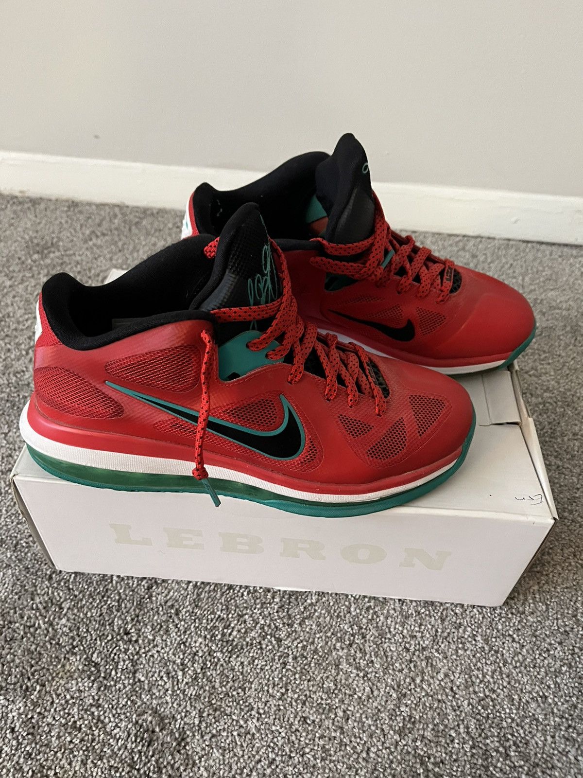 Nike Lebron 9 Liverpool Size US 8.5 / EU 41-42 - 2 Thumbnail