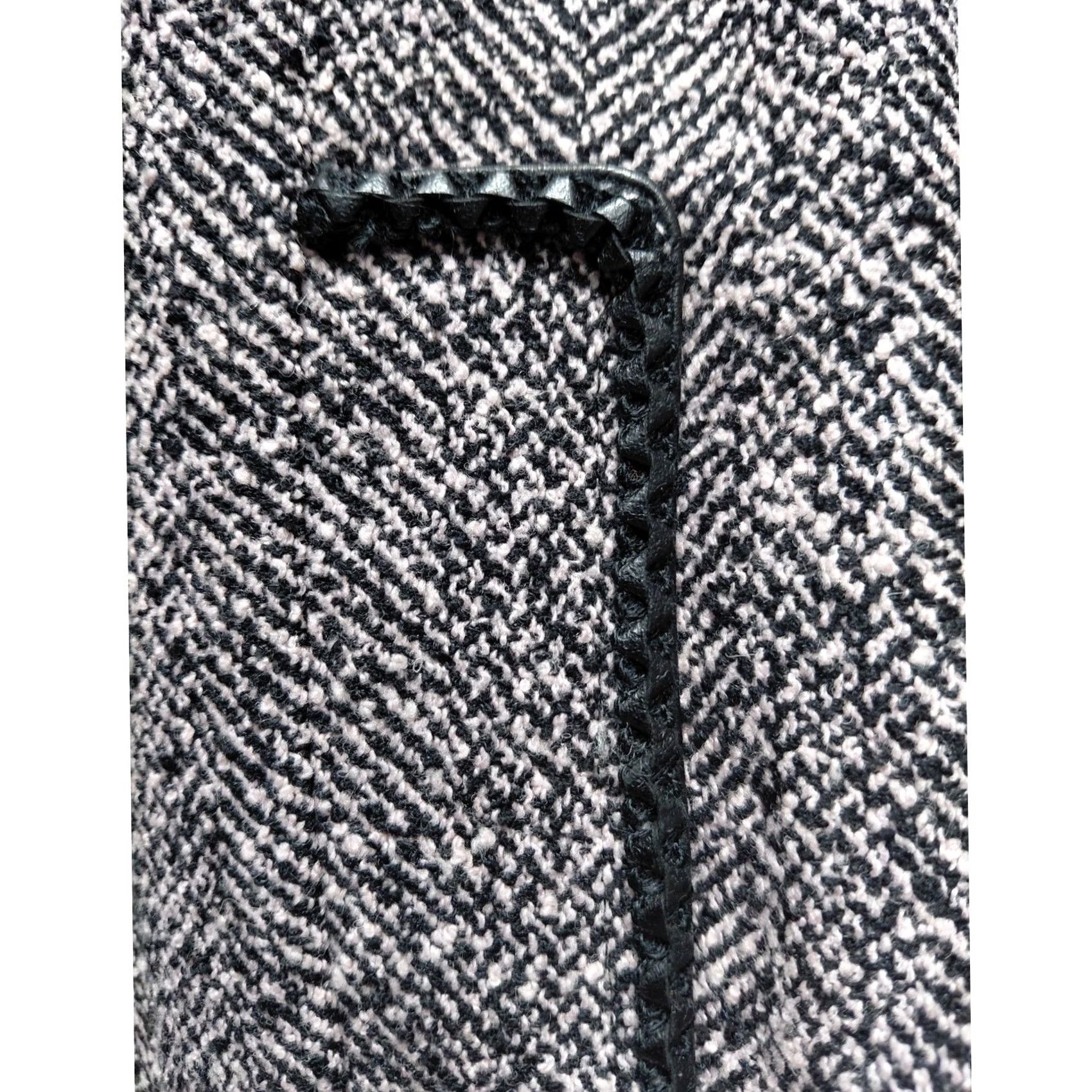 Vintage VINTAGE Carlisle Wool Blend Boucle Jacket Black Herringbone Long Sleeve Size 14 Women Boy? No Size XL / US 12-14 / IT 48-50 - 7 Thumbnail