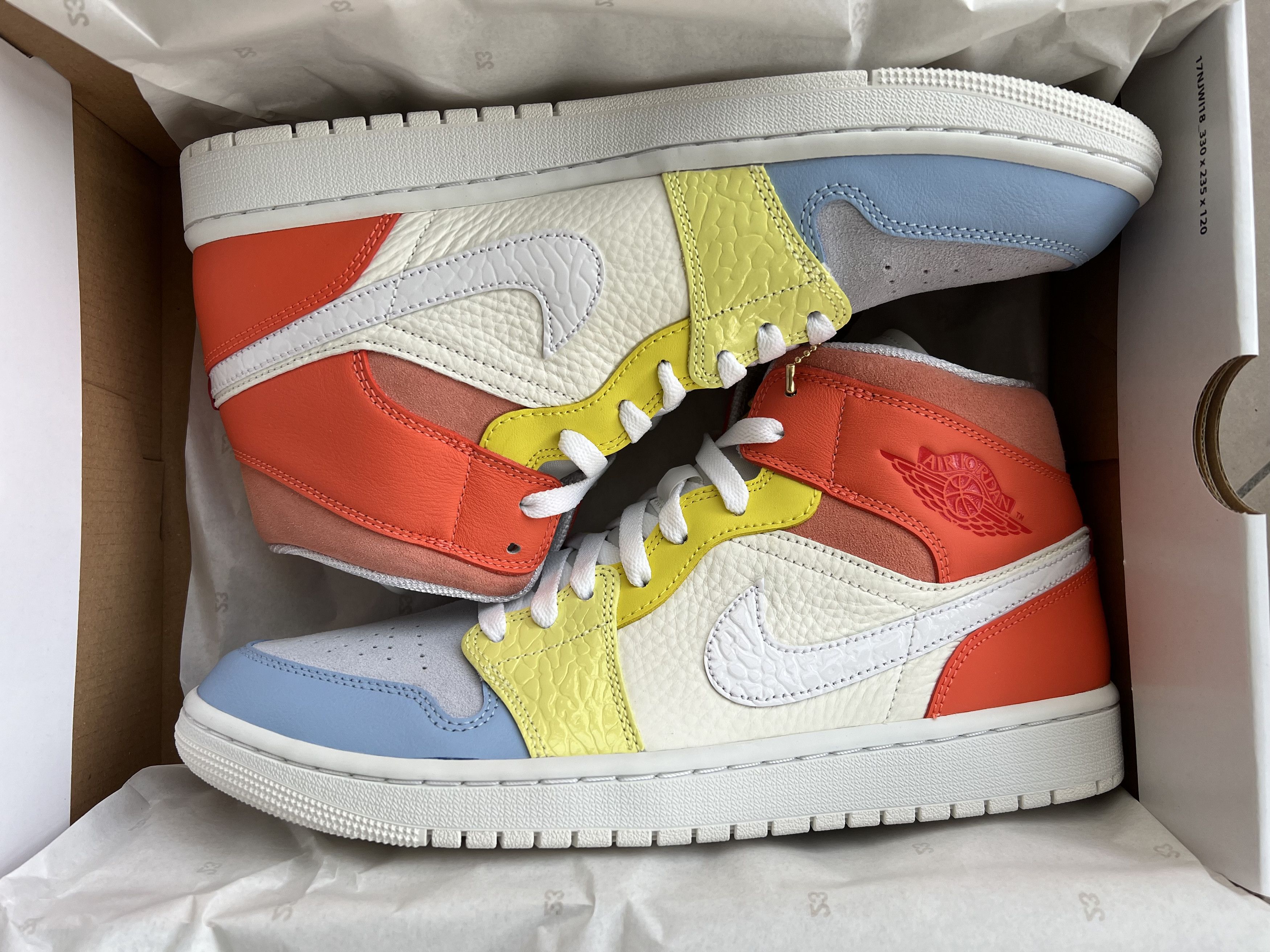 Nike WMNS AIR JORDAN 1 MID DJ6908 100 Size US 12 / IT 42 - 1 Thumbnail