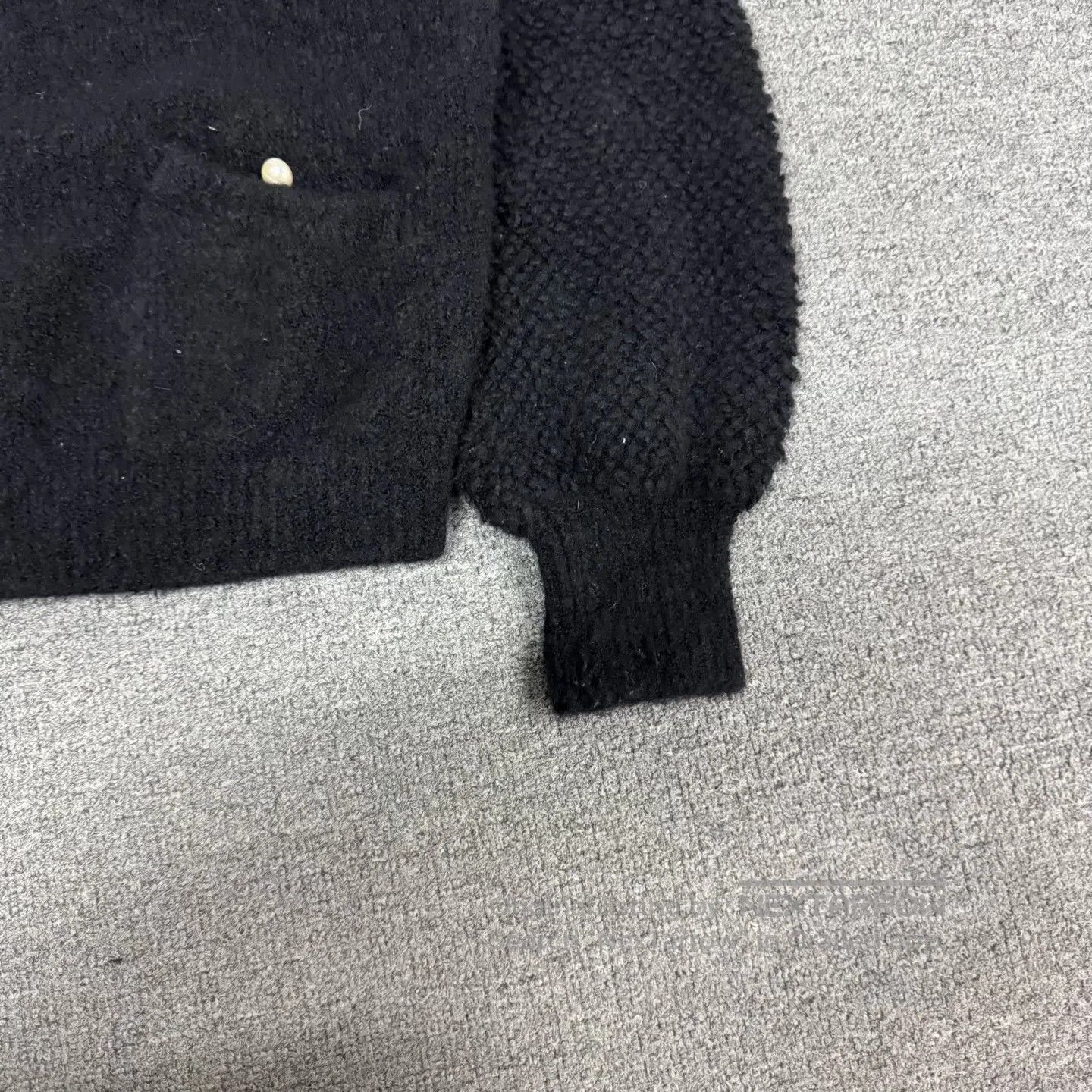 Chanel Chanel size 34 Pearl and cashmere knit cardigan| Size S / US 4 / IT 40 - 4 Thumbnail