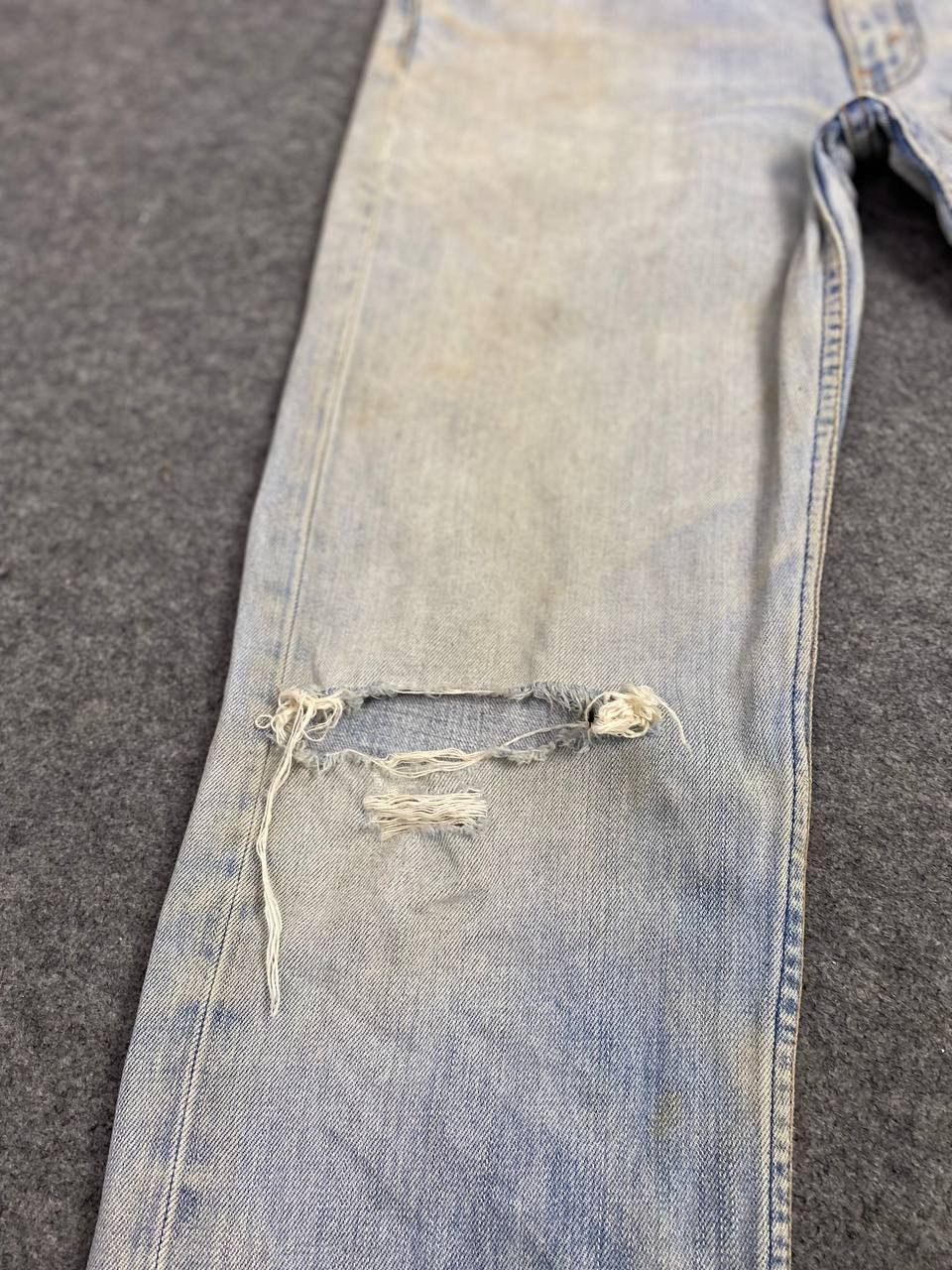 Levi's vintage levis 505 distressed denim nice design Size US 33 - 13 Thumbnail