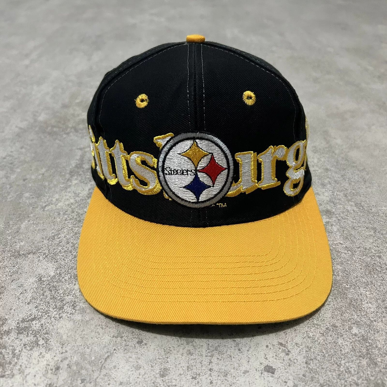 PITTSBURGH STEELERS LOGO SNAPBACK HAT BLACK YELLOW