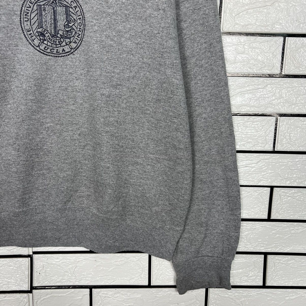 Jerzees Vintage UCLA UNIVERSITY Crewneck Sweatshirt #4177-C191 Size US M / EU 48-50 / 2 - 7 Thumbnail