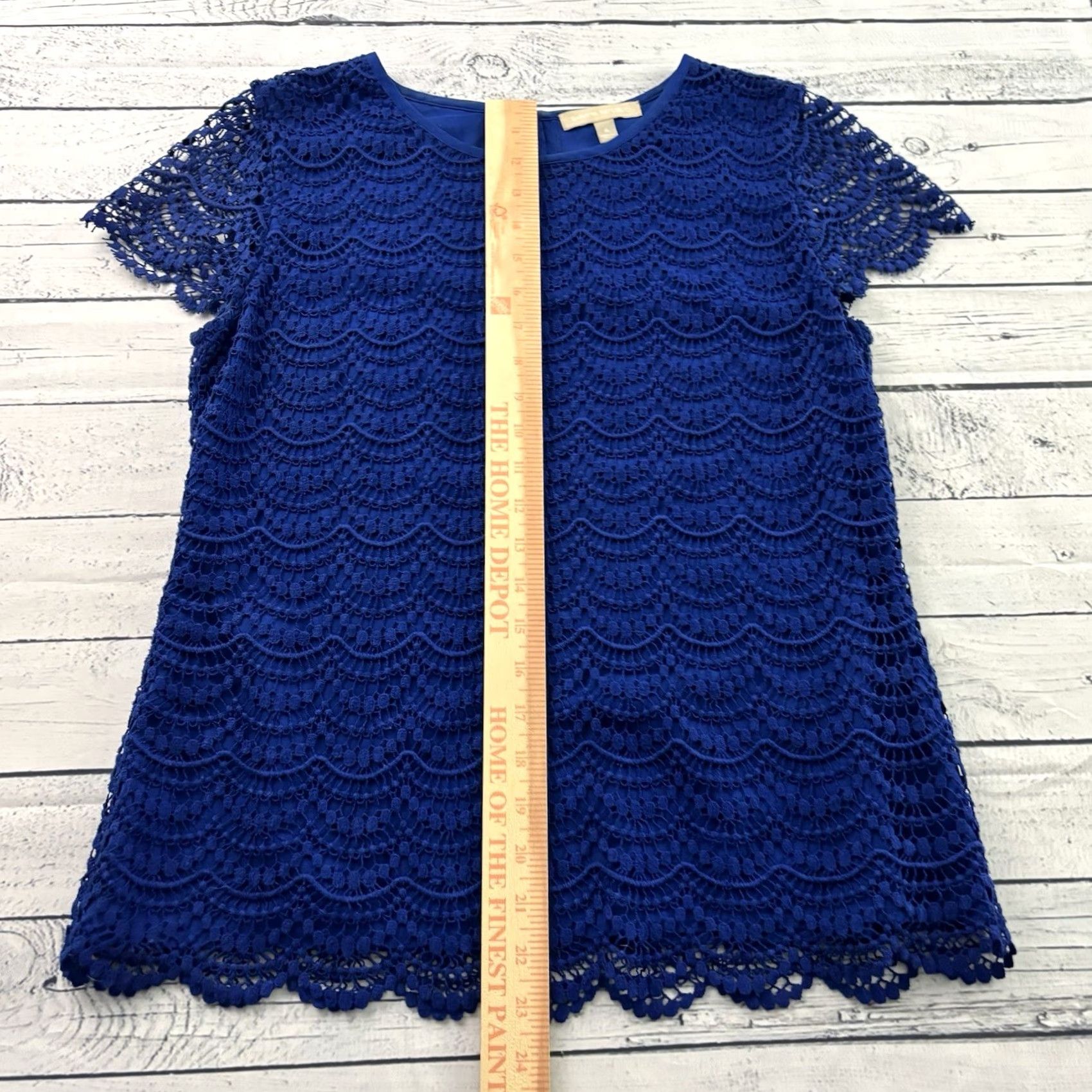 Banana Republic Banana Republic Embroidered Short Sleeve Top Women's 4 Royal Blue Shirt Womens Size 4 Blue Embroidered 90s? Size S / US 4 / IT 40 - 3 Thumbnail