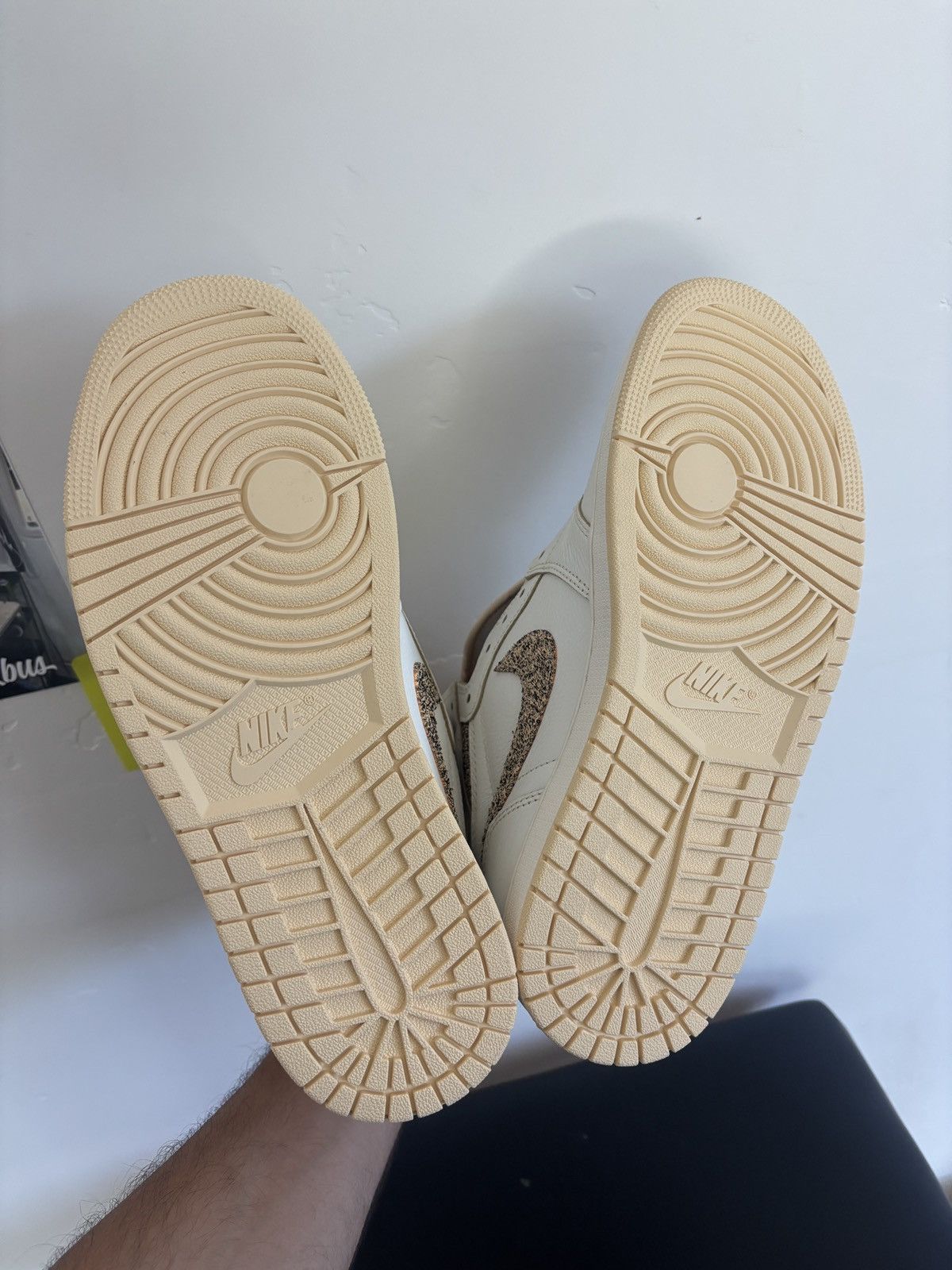 Jordan Brand Jordan 1 High Craft Vibrations of Naija Size US 9 / EU 42 - 9 Thumbnail