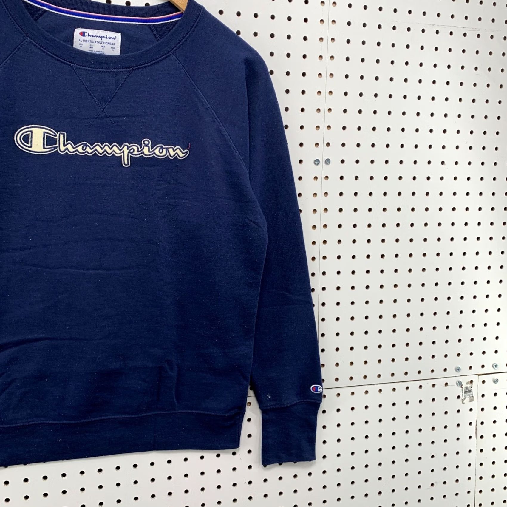Champion Champion Sweatshirt Navy Blue Womens Medium Crewneck Pullover Size M / US 6-8 / IT 42-44 - 4 Thumbnail