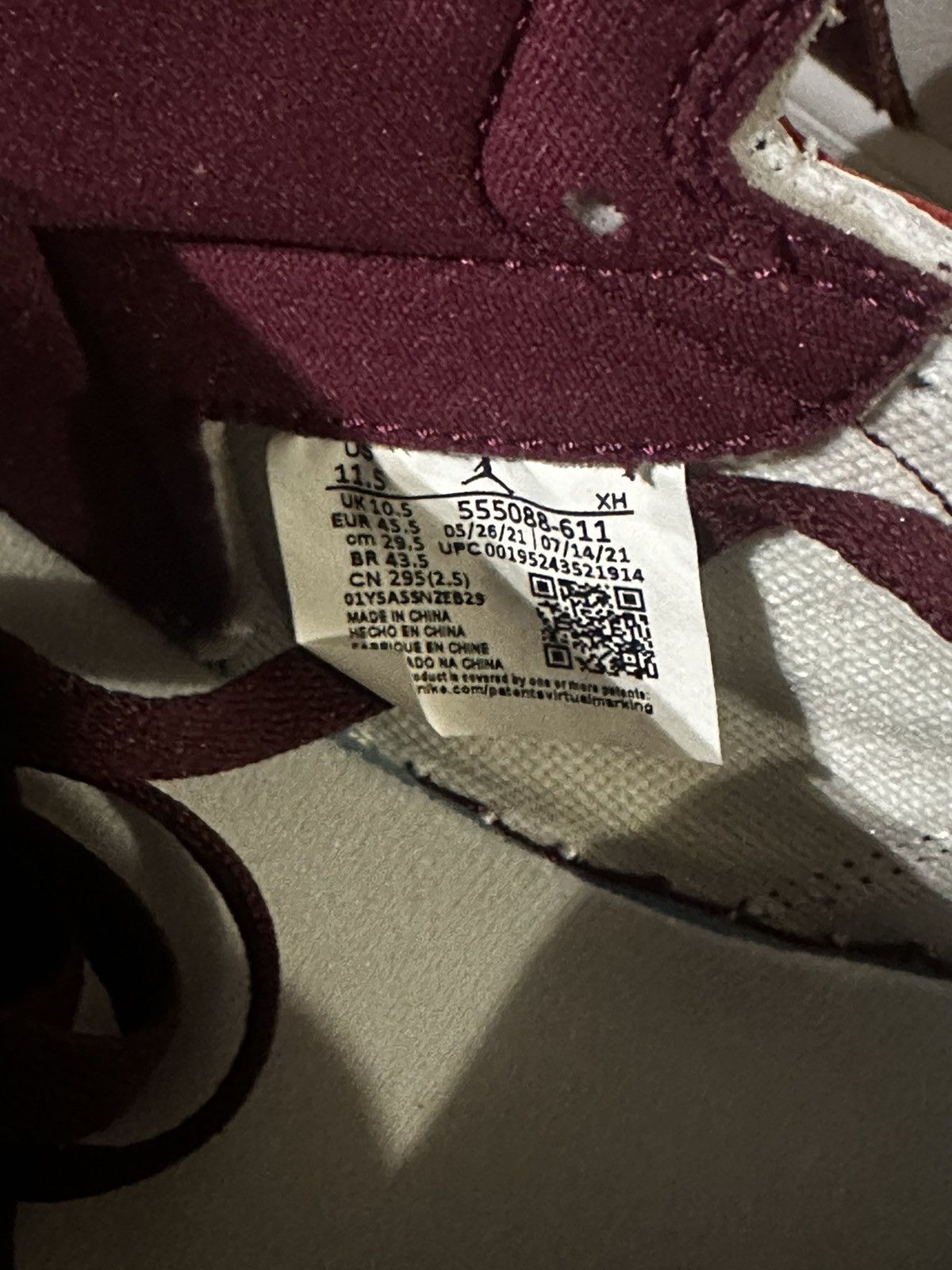 Nike Air Jordan 1 retro high OG ‘Bordeaux’ Size US 11.5 / EU 44-45 - 2 Thumbnail