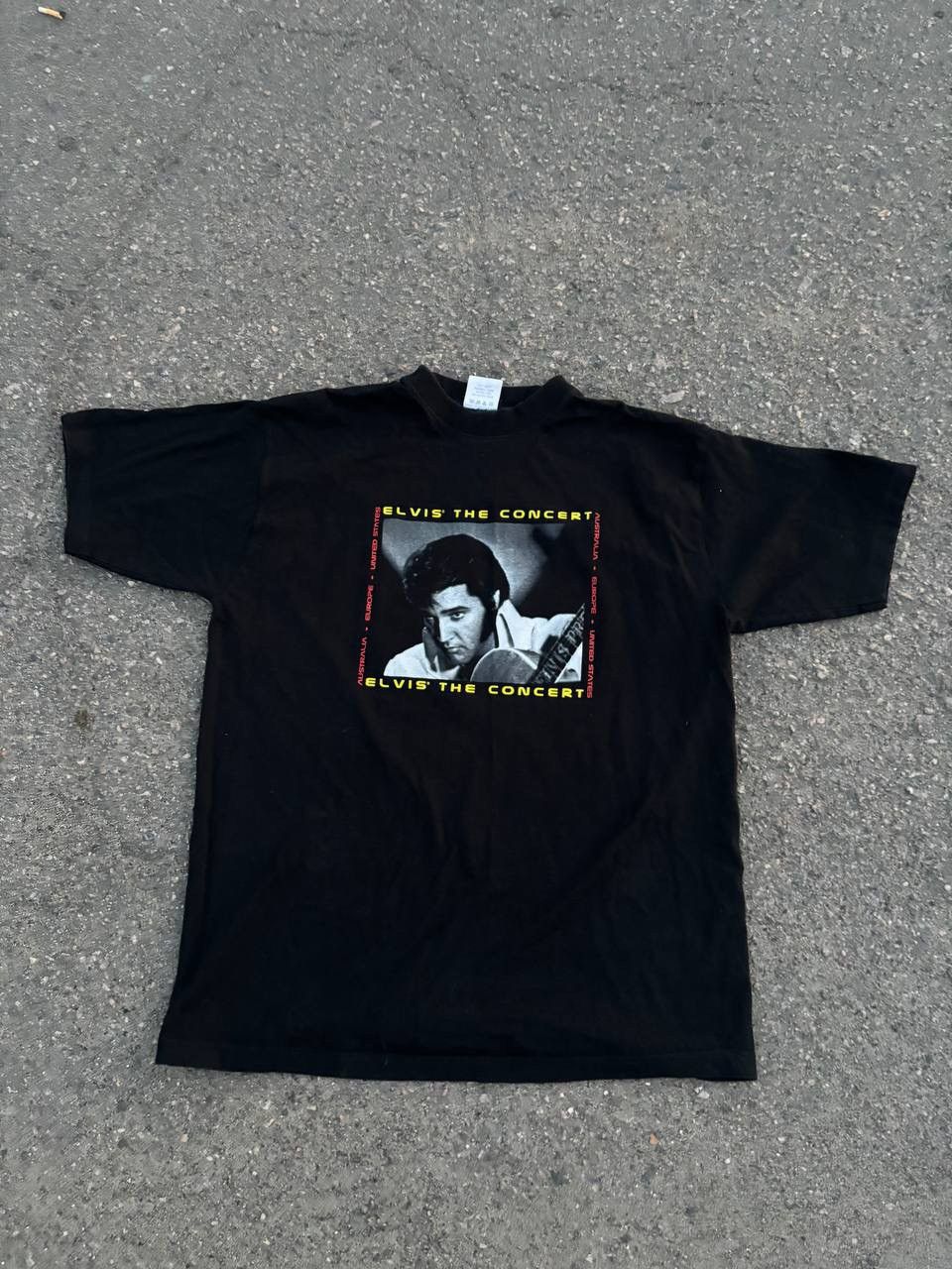 Vintage Vintage Y2K Elvis Presley Wolrd Tour 2001 The Concert T Shir Size US XL / EU 56 / 4 - 2 Thumbnail