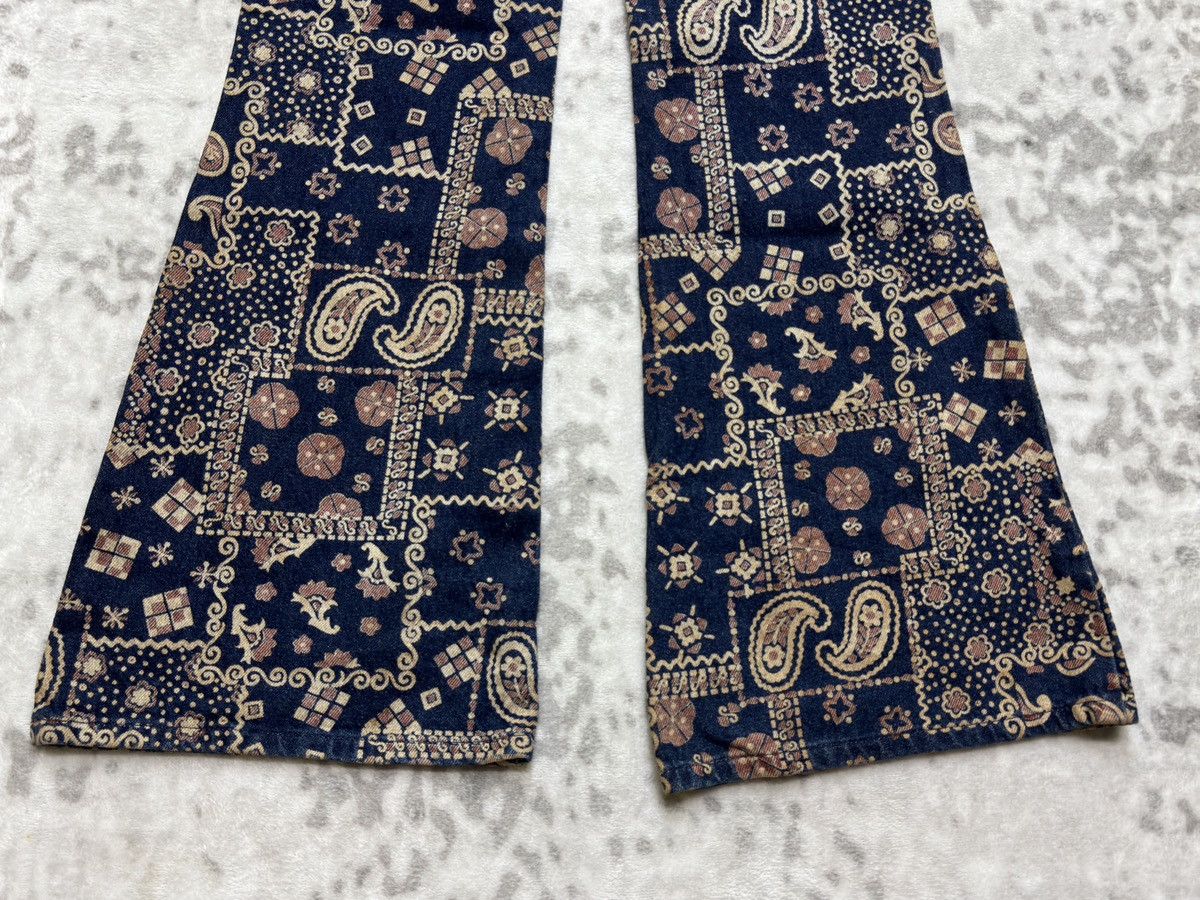Vintage Vintage Paisley Bandana Print Flare Denim Bell Bottom Size US 27 - 13 Thumbnail