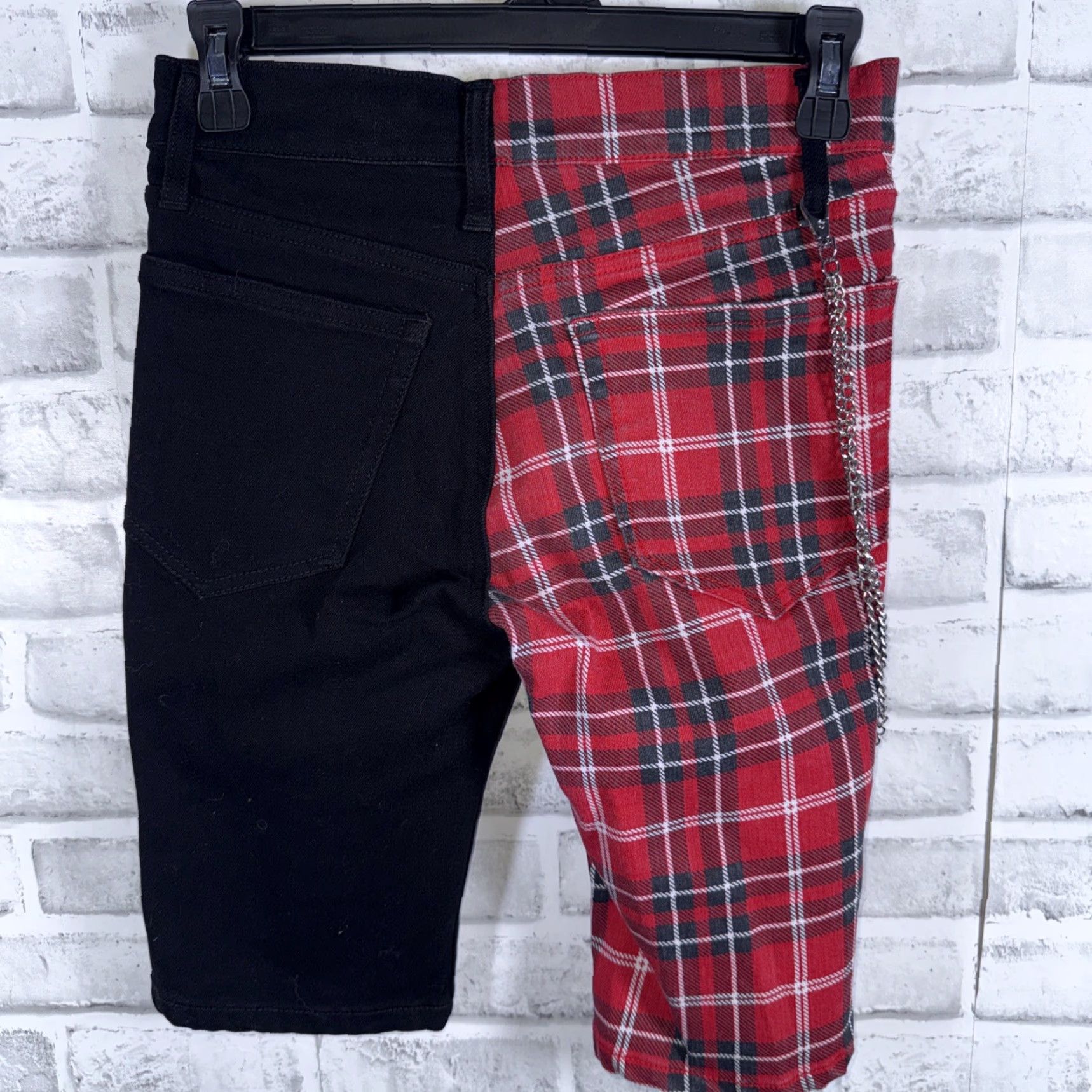 Hot Topic NWT Hot Topic Red Plaid/ Black Shorts Womens Size 28 - Chino Style, Black, Plaid, 28, Women Size 28" / US 6 / IT 42 - 4 Thumbnail