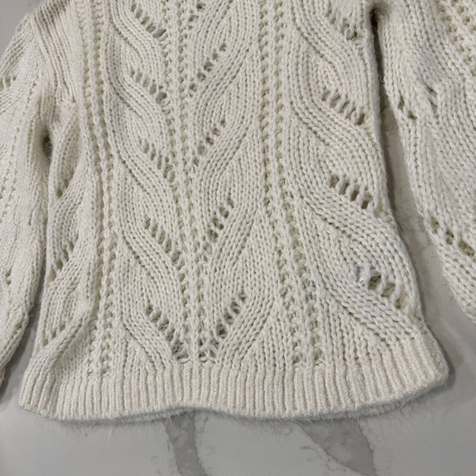 Abercrombie & Fitch Abercrombie & Fitch Chunky Cable Knit Sweater Womens Medium Size M / US 6-8 / IT 42-44 - 3 Thumbnail