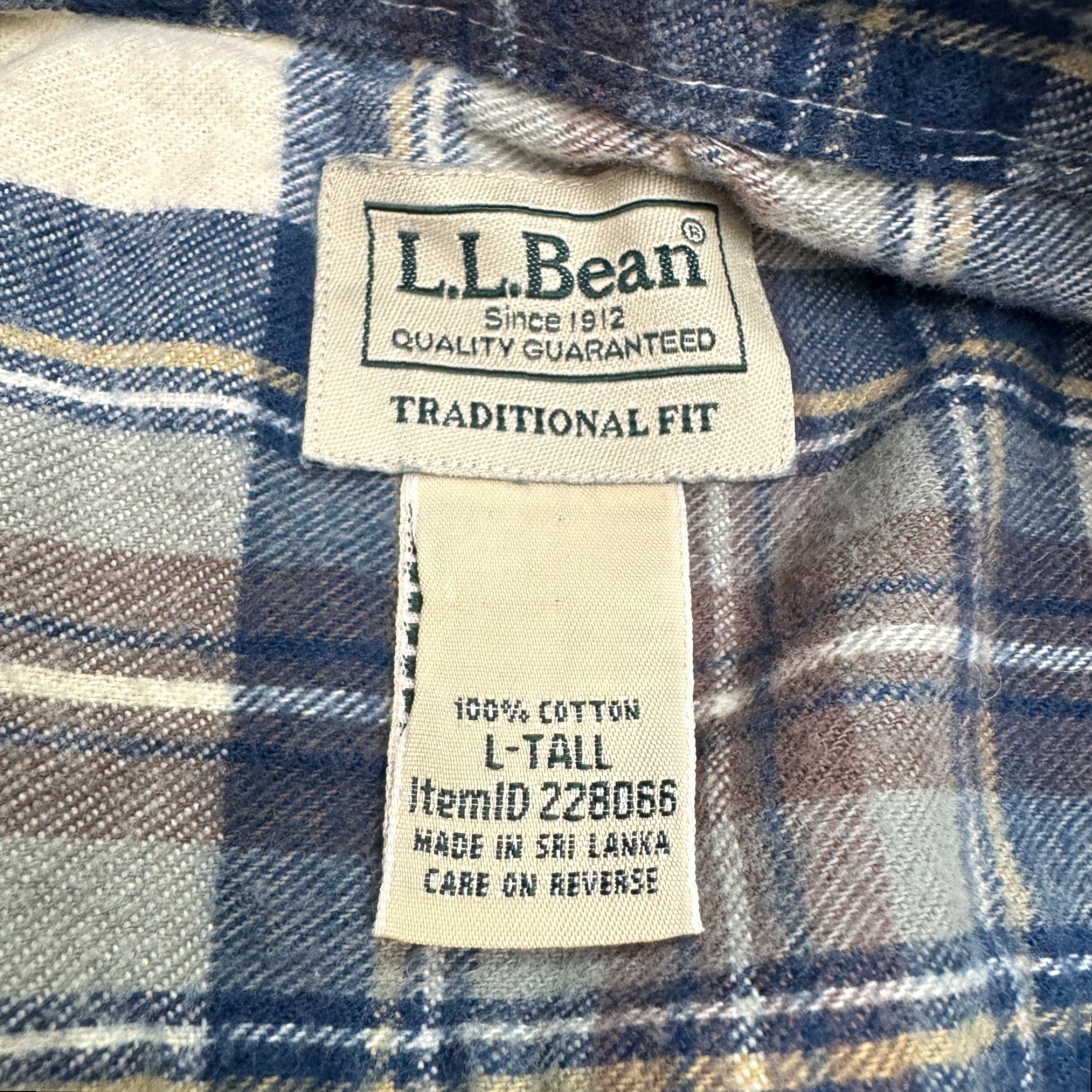 Vintage L.L. Bean Traditional Fit Flannel Shirt Mens LT Blue Plaid Cotton Casual Button-Up Hip Classic Size US L / EU 52-54 / 3 - 6 Thumbnail