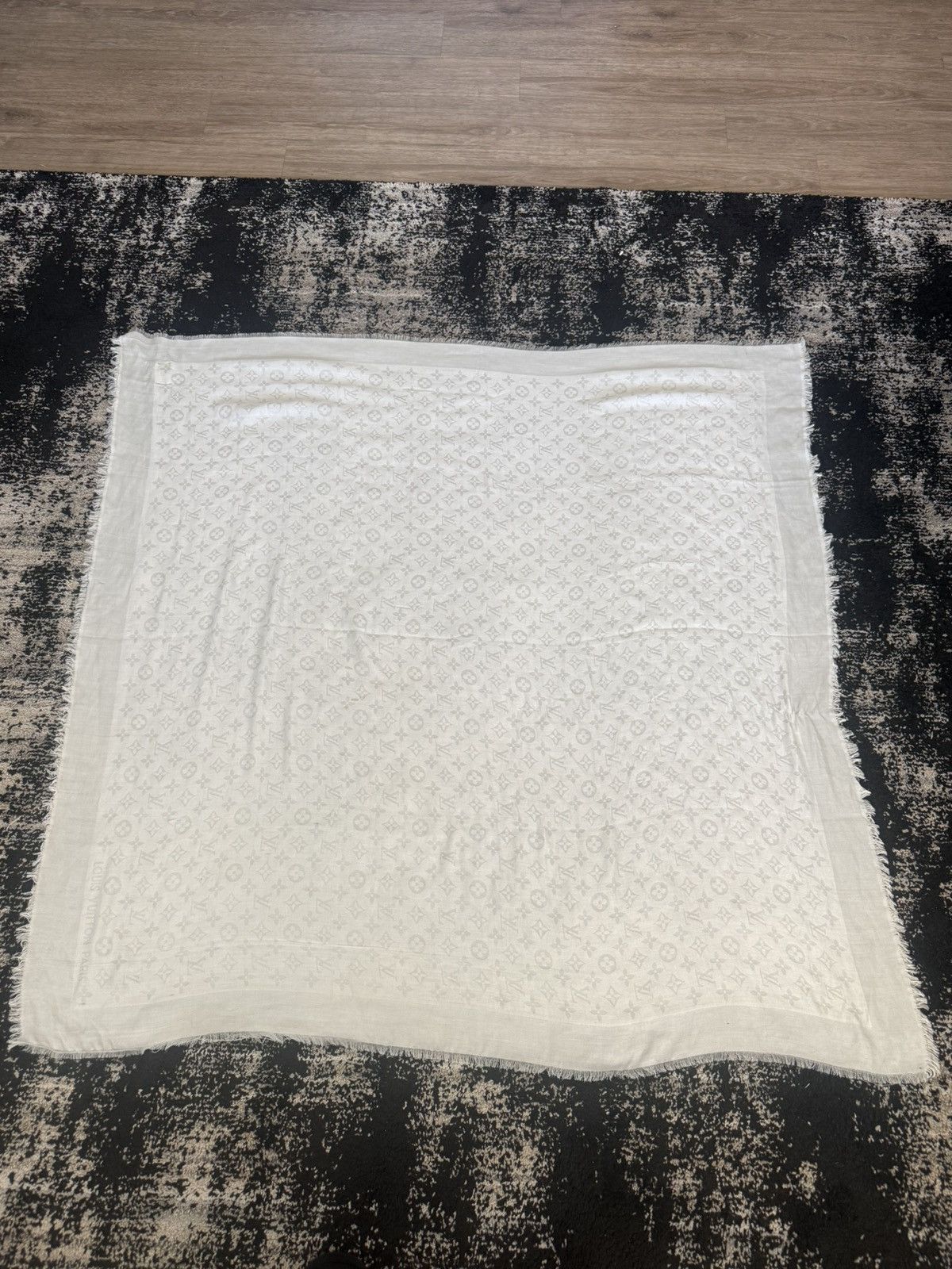 Louis Vuitton Louis Vuitton Silk Wool Monogram Size ONE SIZE - 3 Thumbnail