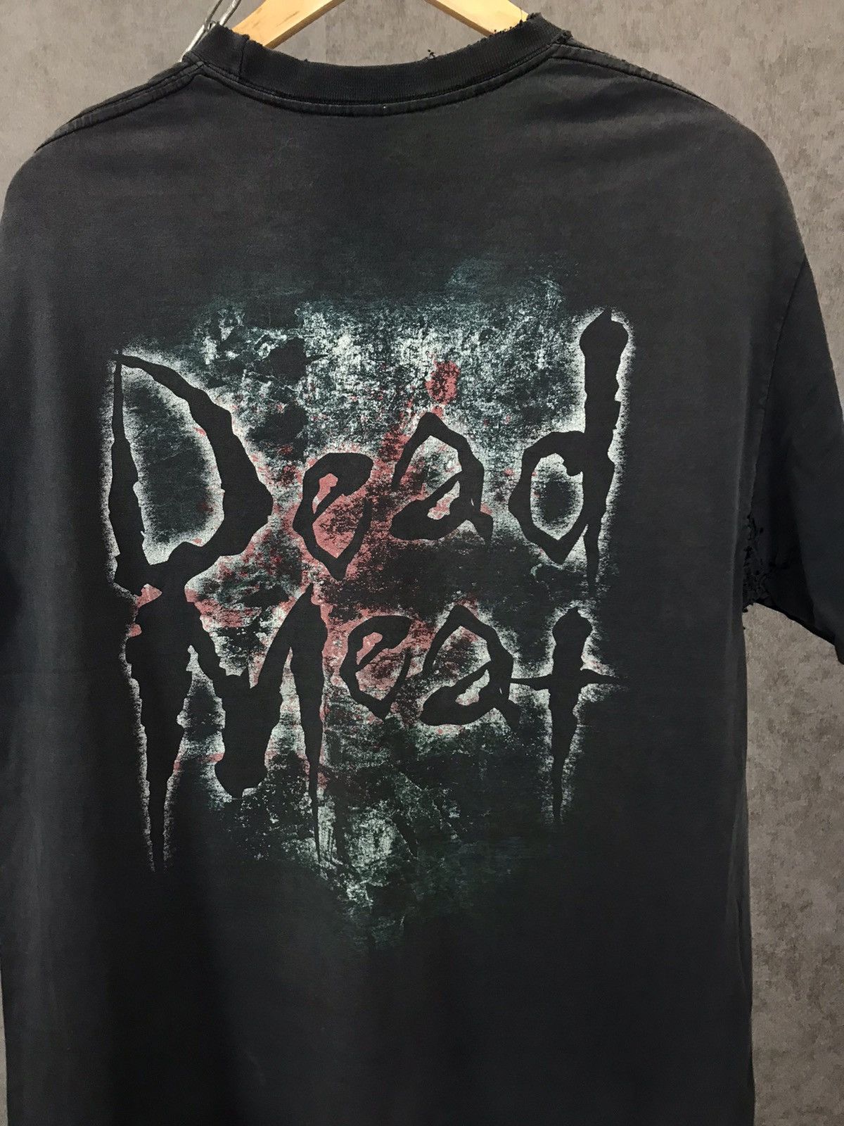 Band Tees Six Feet Under distressed vintage 2008 rock band tee hard Size US L / EU 52-54 / 3 - 7 Thumbnail
