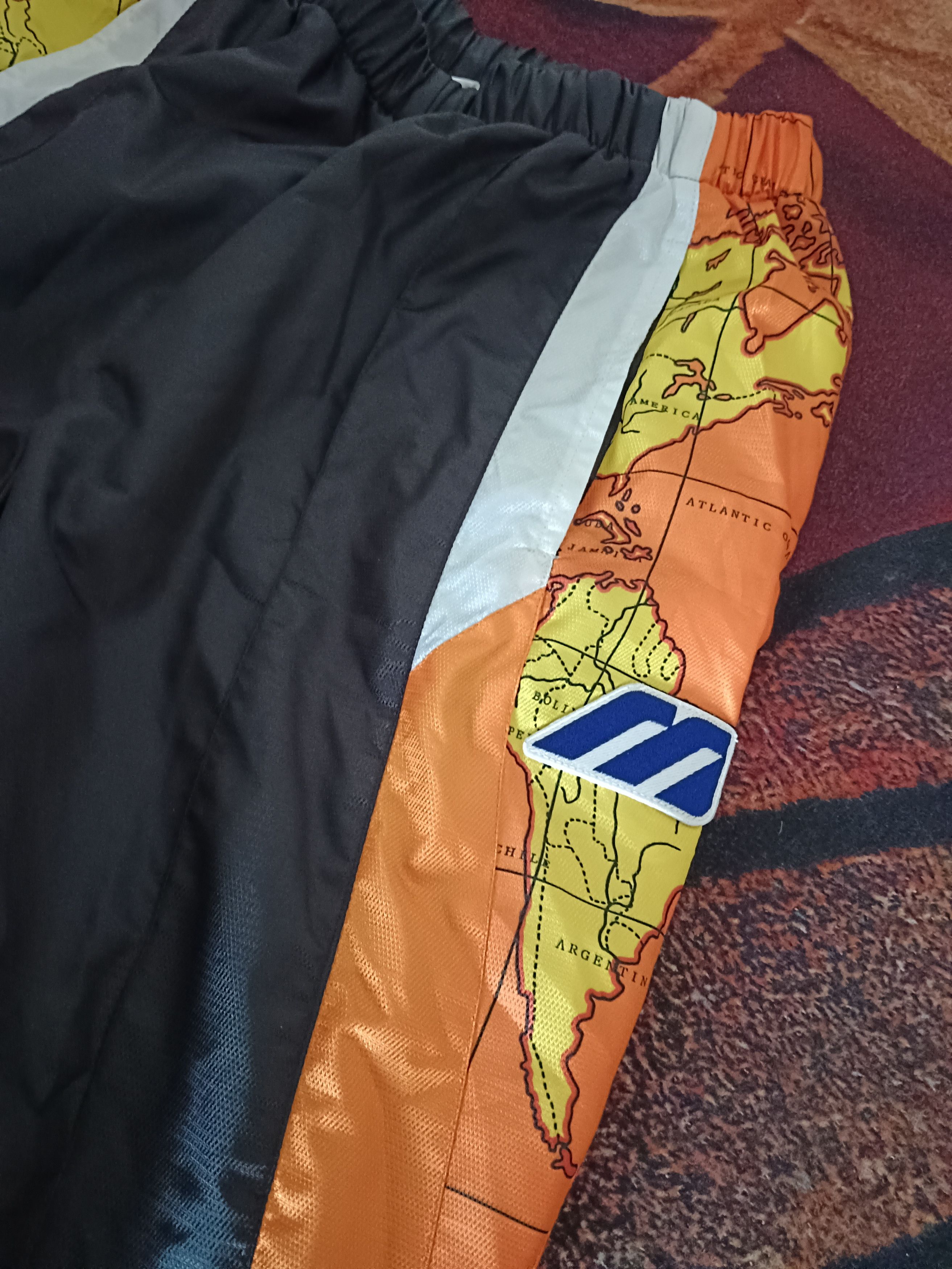 Mizuno 🔥RARE🔥 Shimizu S Pulse 1995-1996 Home Track Bottom Size US 30 / EU 46 - 2 Thumbnail