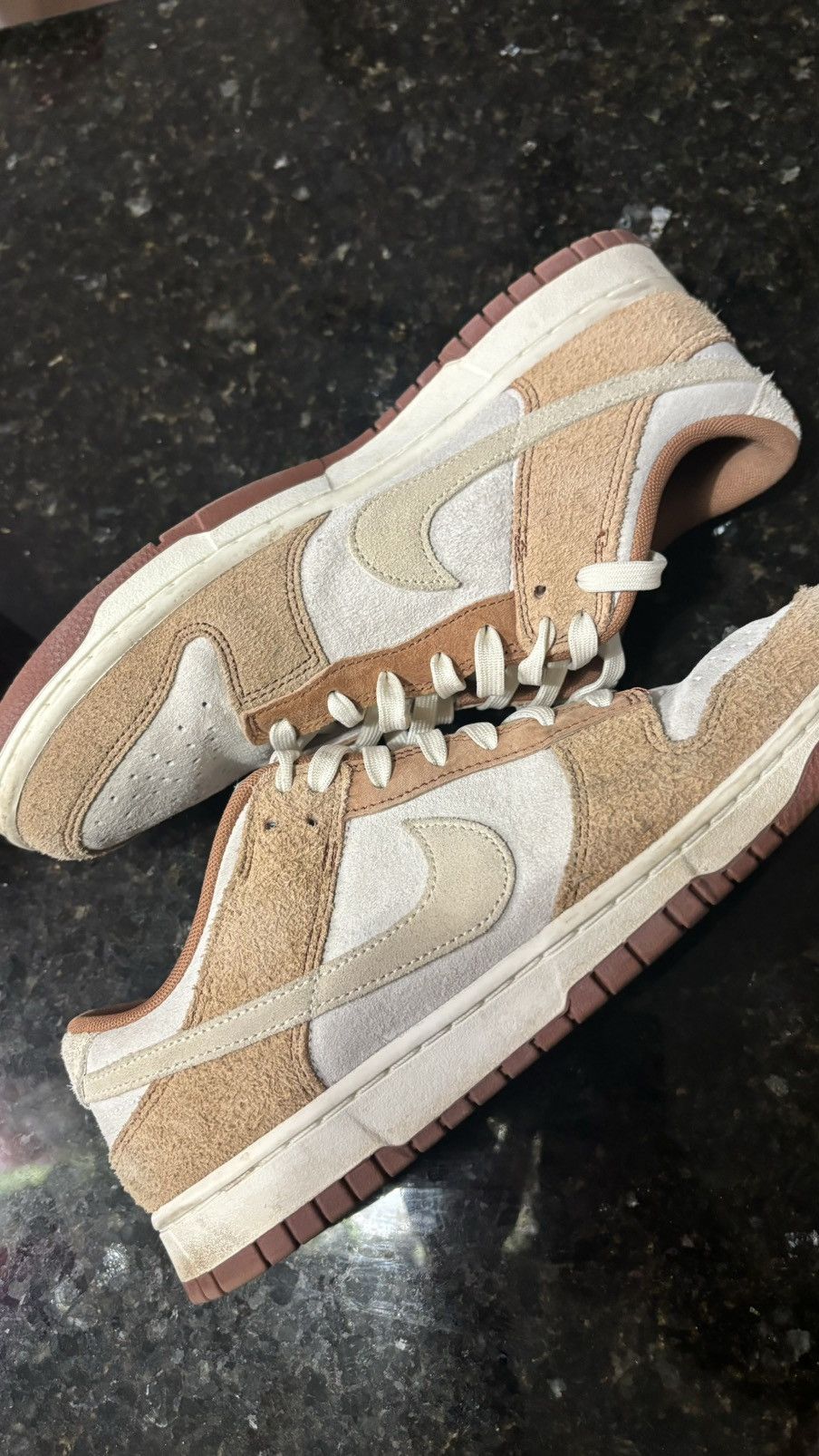 Nike low dunk medium curry
