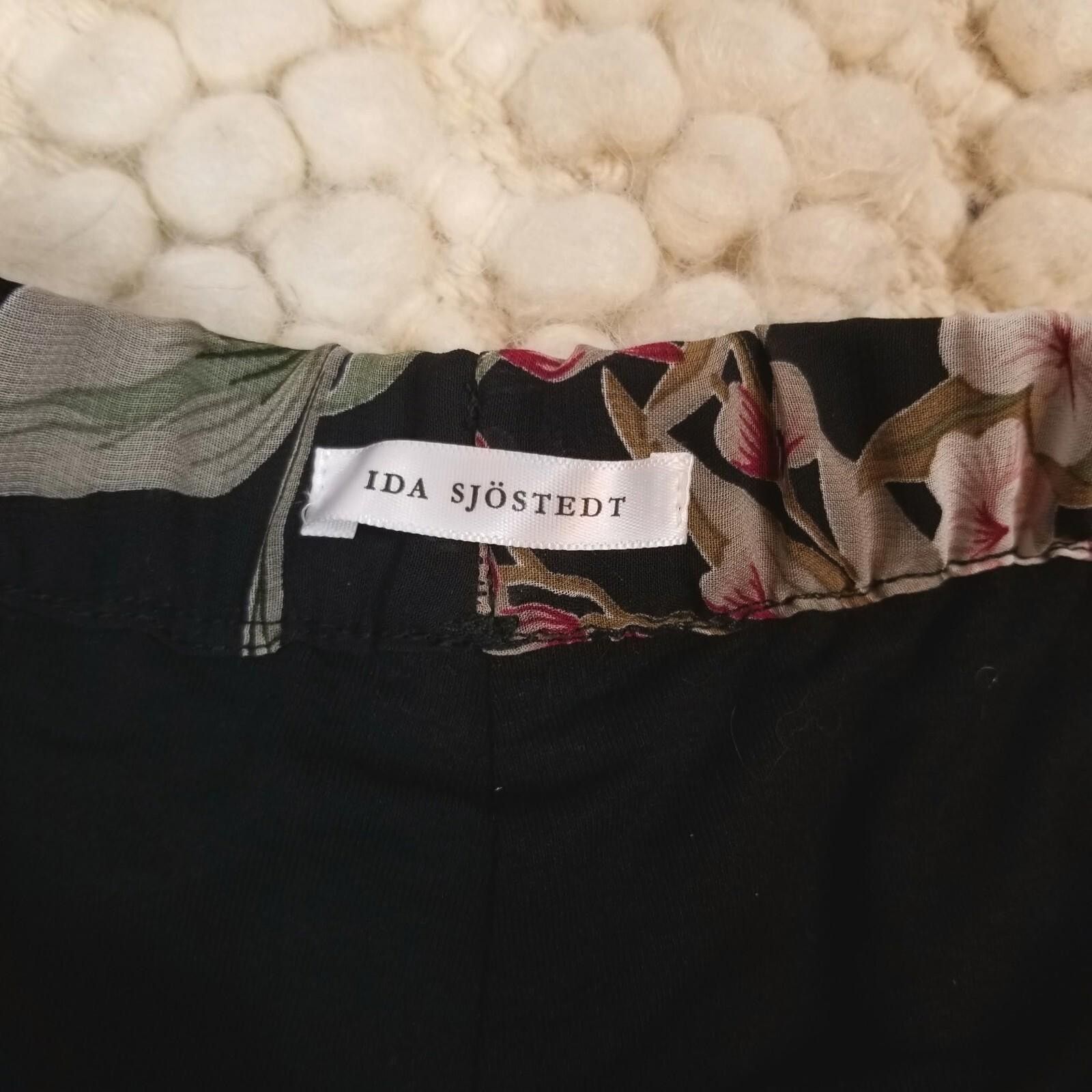 Other NWOT Ida Sjostedt Corinne Chiffon Shorts Black Floral EU 40 Size 32" / US 10 / IT 46 - 5 Thumbnail